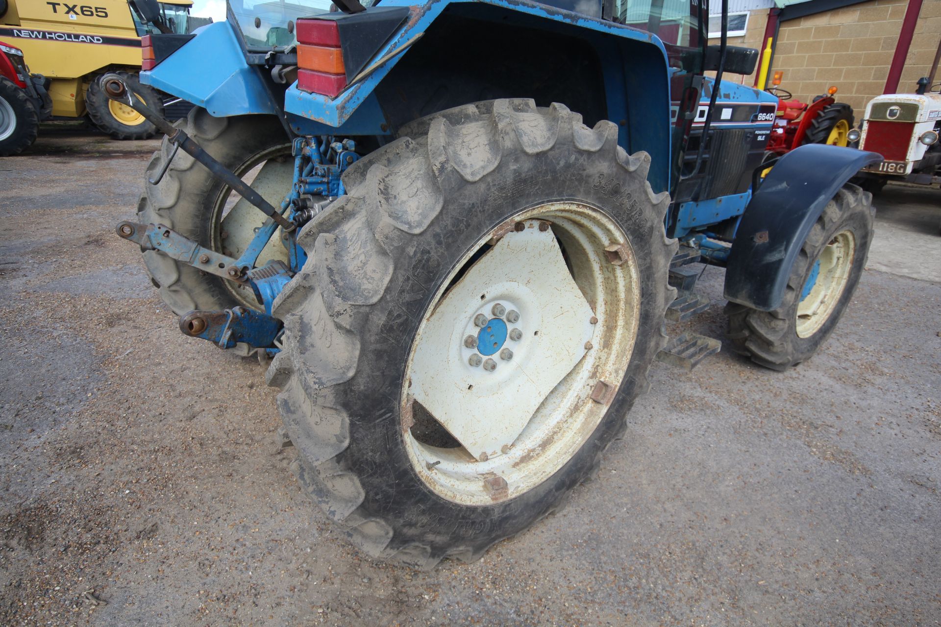 Ford 6640 Powerstar SLE 4WD tractor. Registration M622 WVW. Date of first registration 09/01/1995. - Bild 34 aus 67