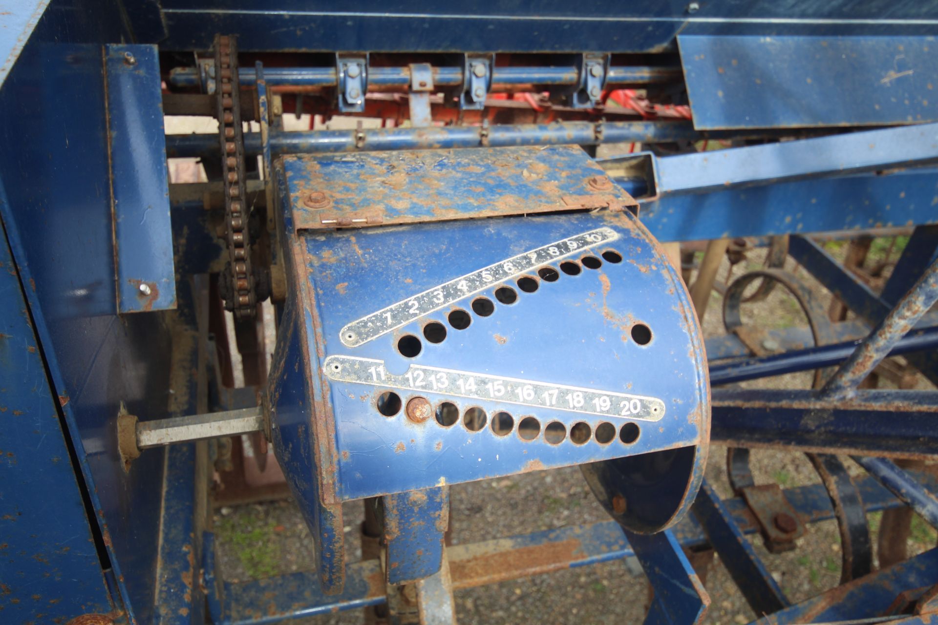 Nordsten 3m spring tine drill. Previously used for maize. Manual held. V - Image 50 of 56