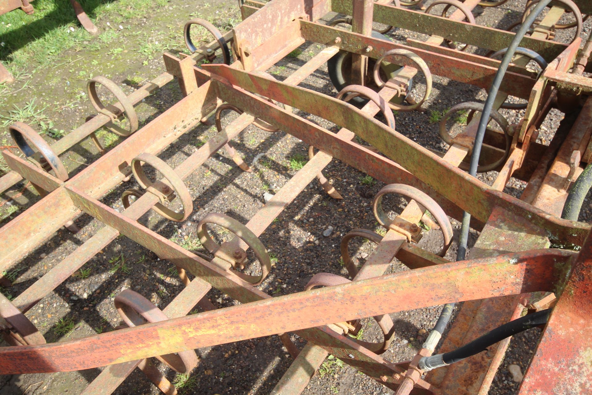 Rekord 5m mounted hydraulic folding spring tines. V - Image 12 of 16