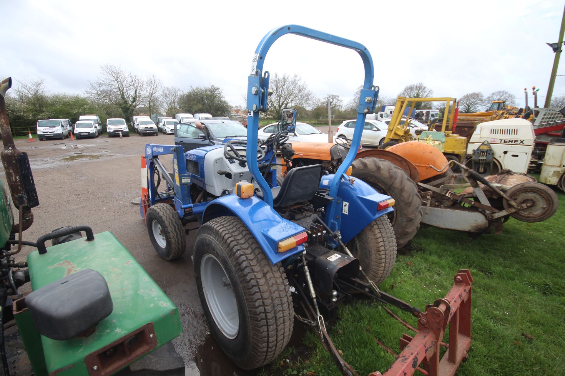 Lenar JL254 II 4WD compact tractor. Turf wheels and tyres. Lenar LDJL245K power loader. With - Image 4 of 39