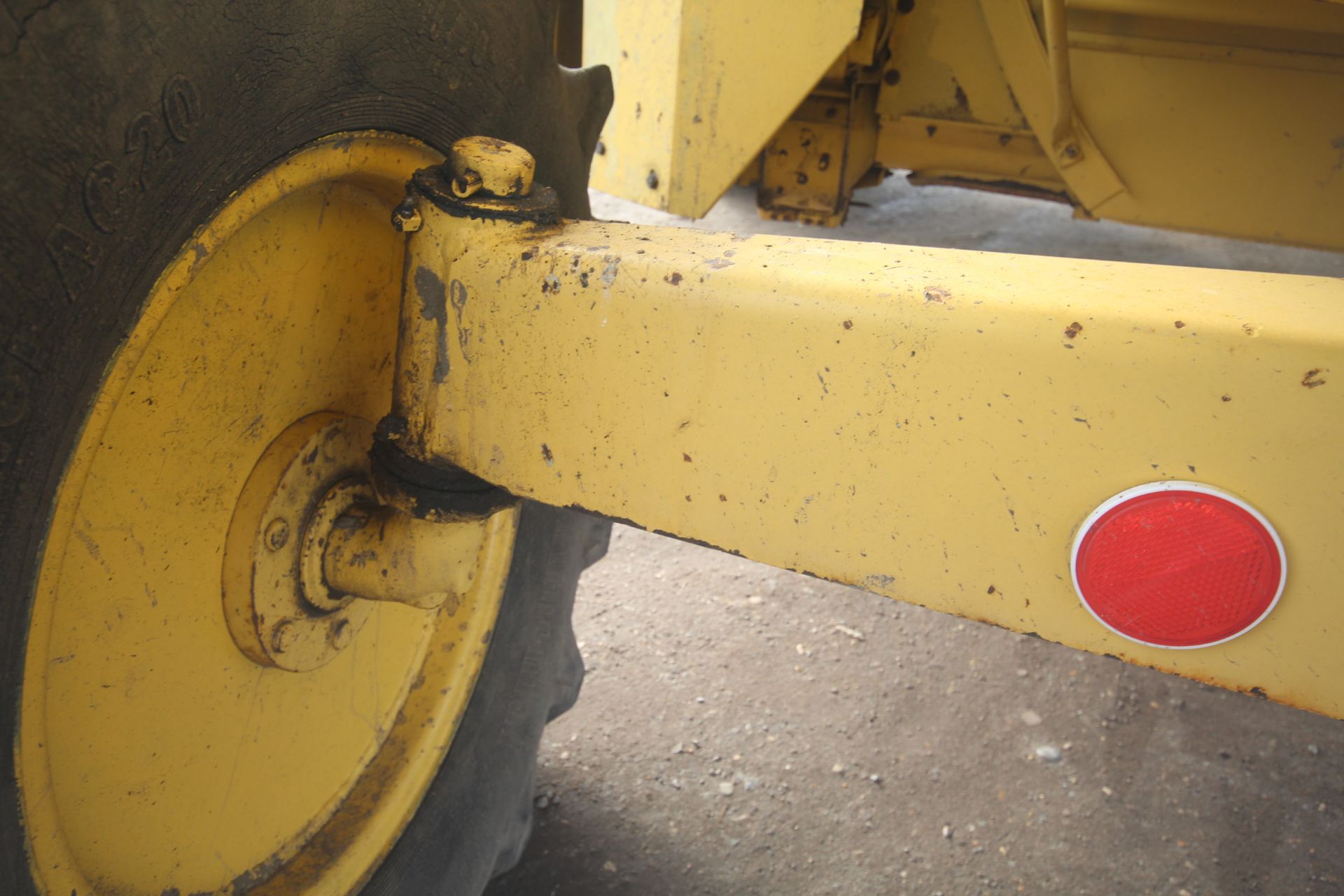 New Holland TX65 5 straw walker combine harvester. Registration N887 SKS. Date of first registration - Image 41 of 163