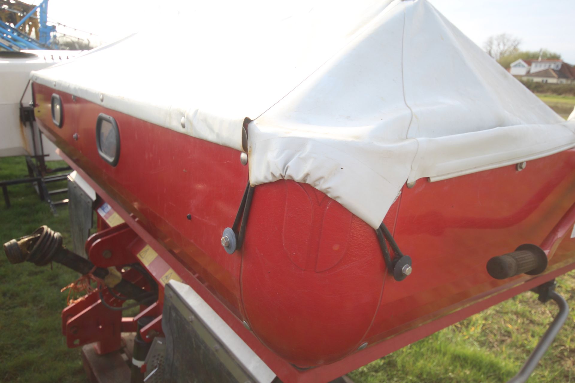 Teagle/ Tulip Centreliner SX4000 G3 twin disc fertiliser spreader. 2014. Owned from new. V - Image 4 of 19