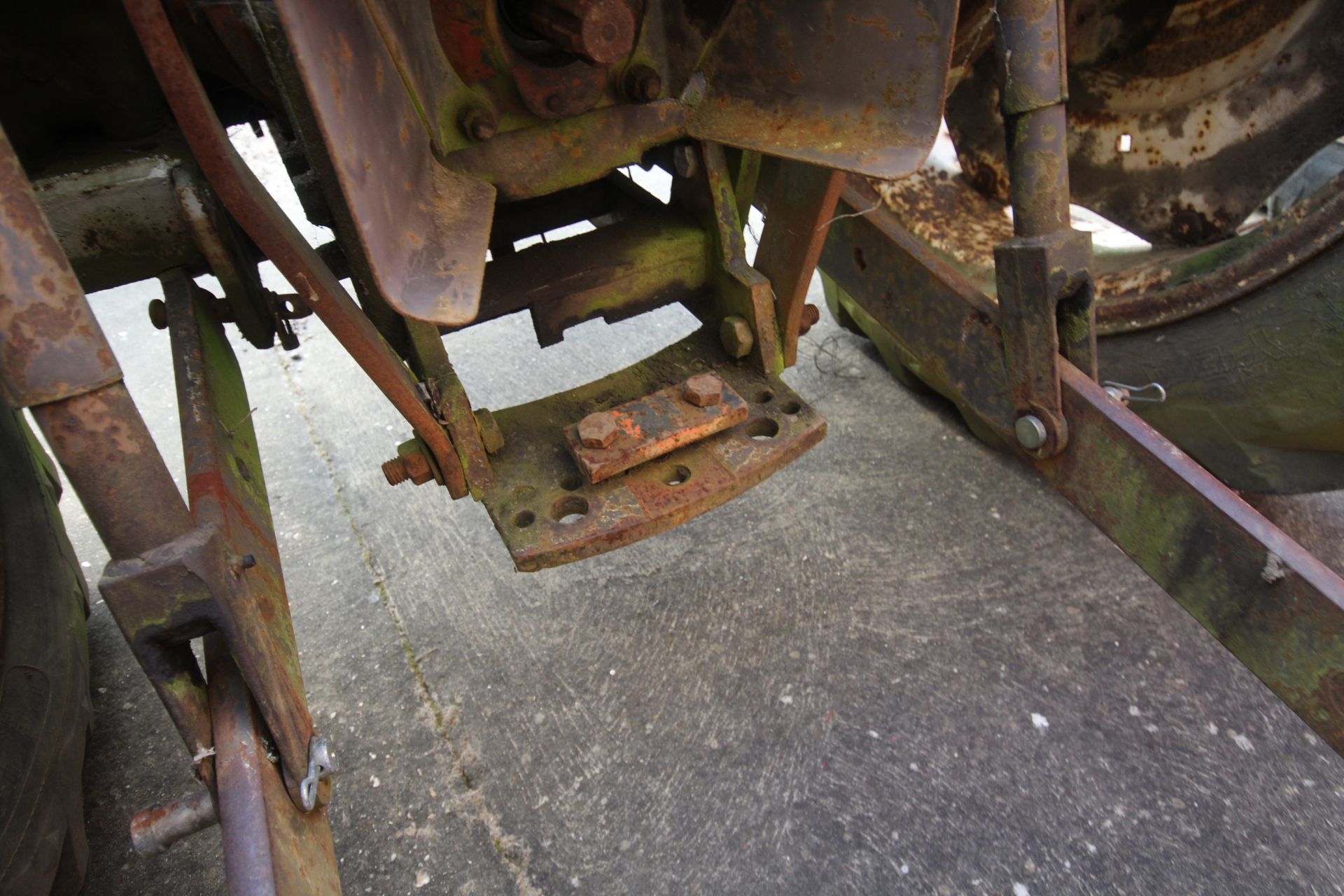David Brown 990 Selectamatic 2WD tractor. Vendor reports that it starts runs and drives but requires - Image 21 of 45