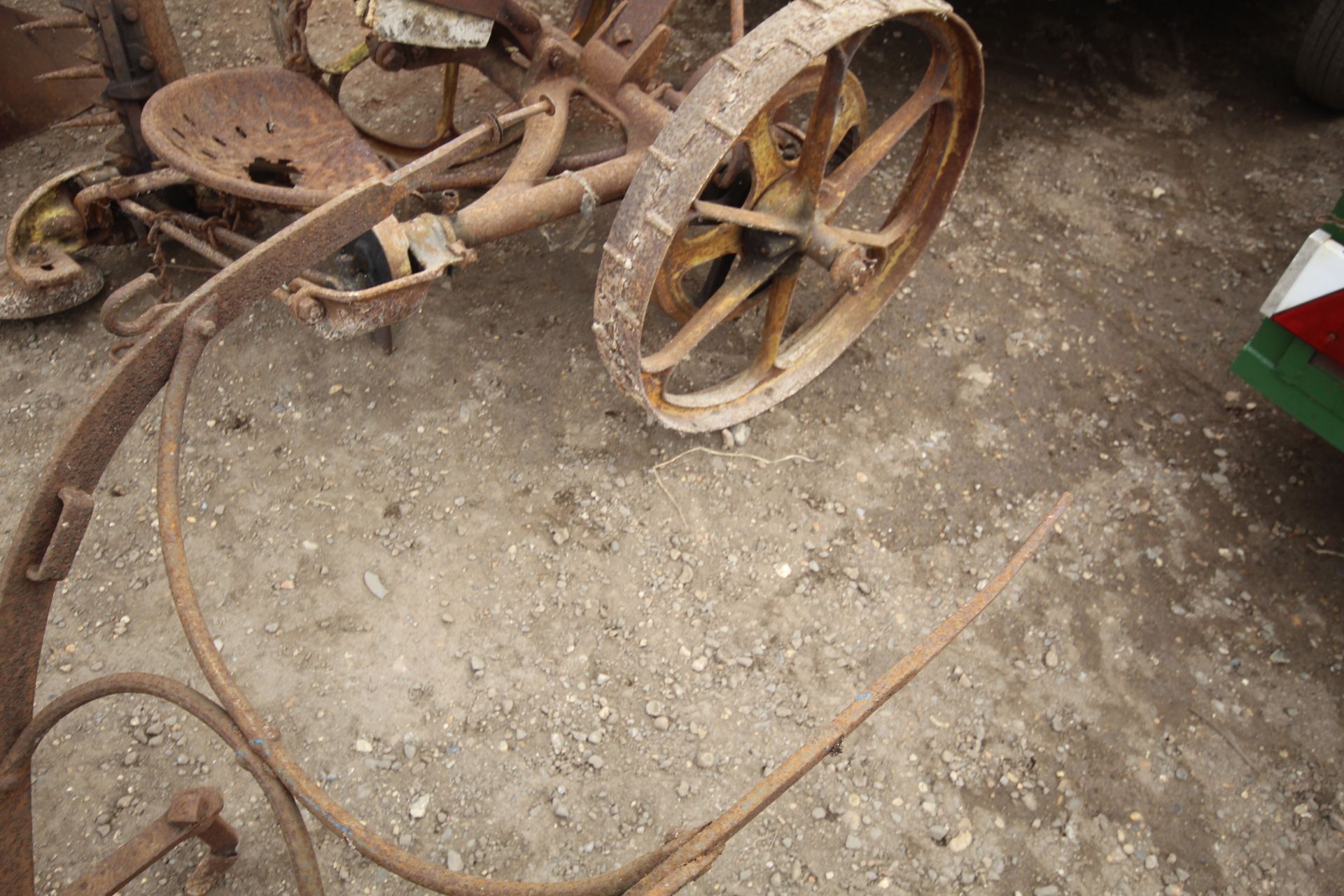 Gibson expanding horse hoe. - Image 8 of 8