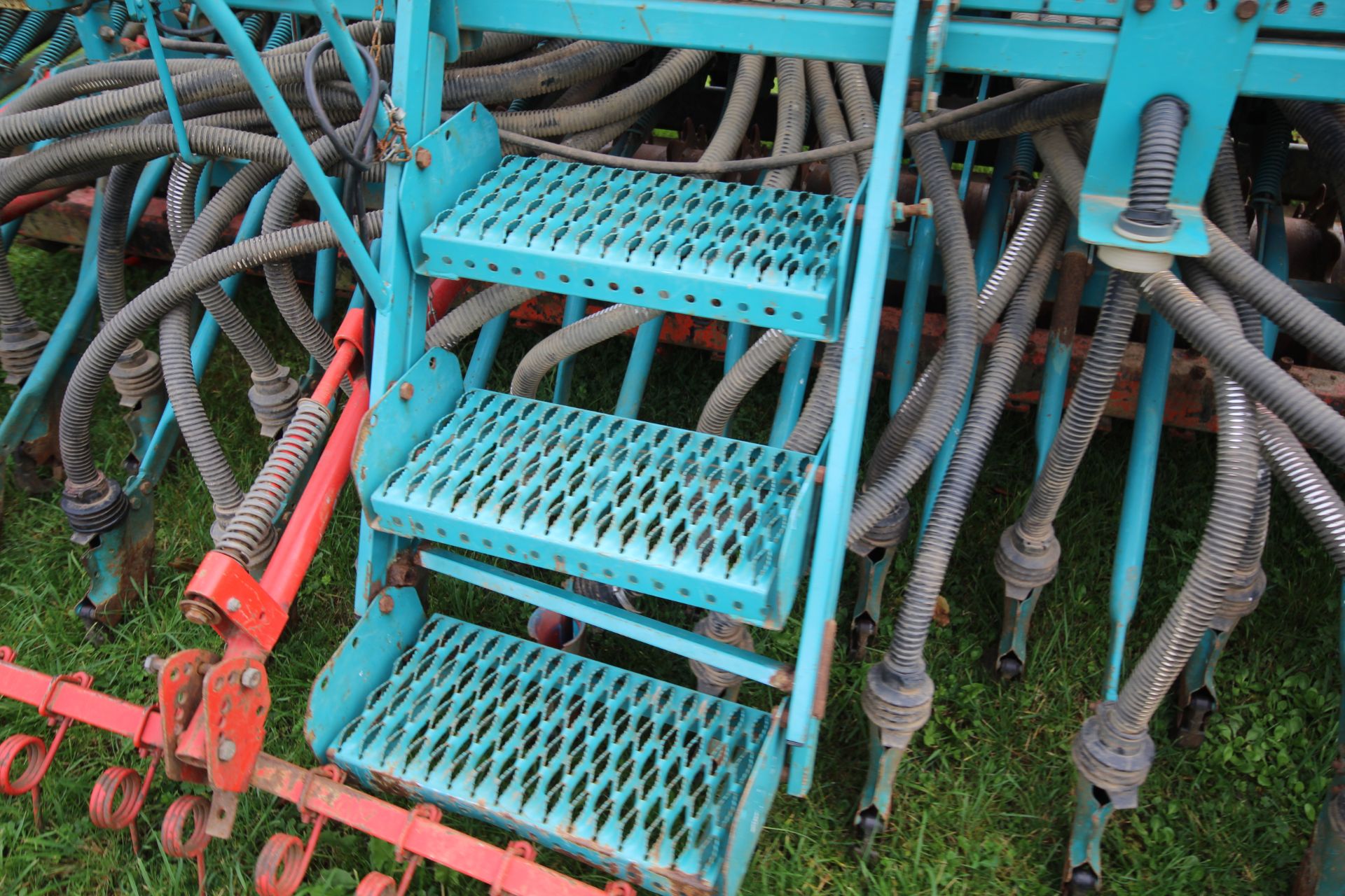 Maschio/ Sulky drill 4m combination. Comprising Maschio DM4000 power harrow coupled to Sulky SPI - Image 19 of 37