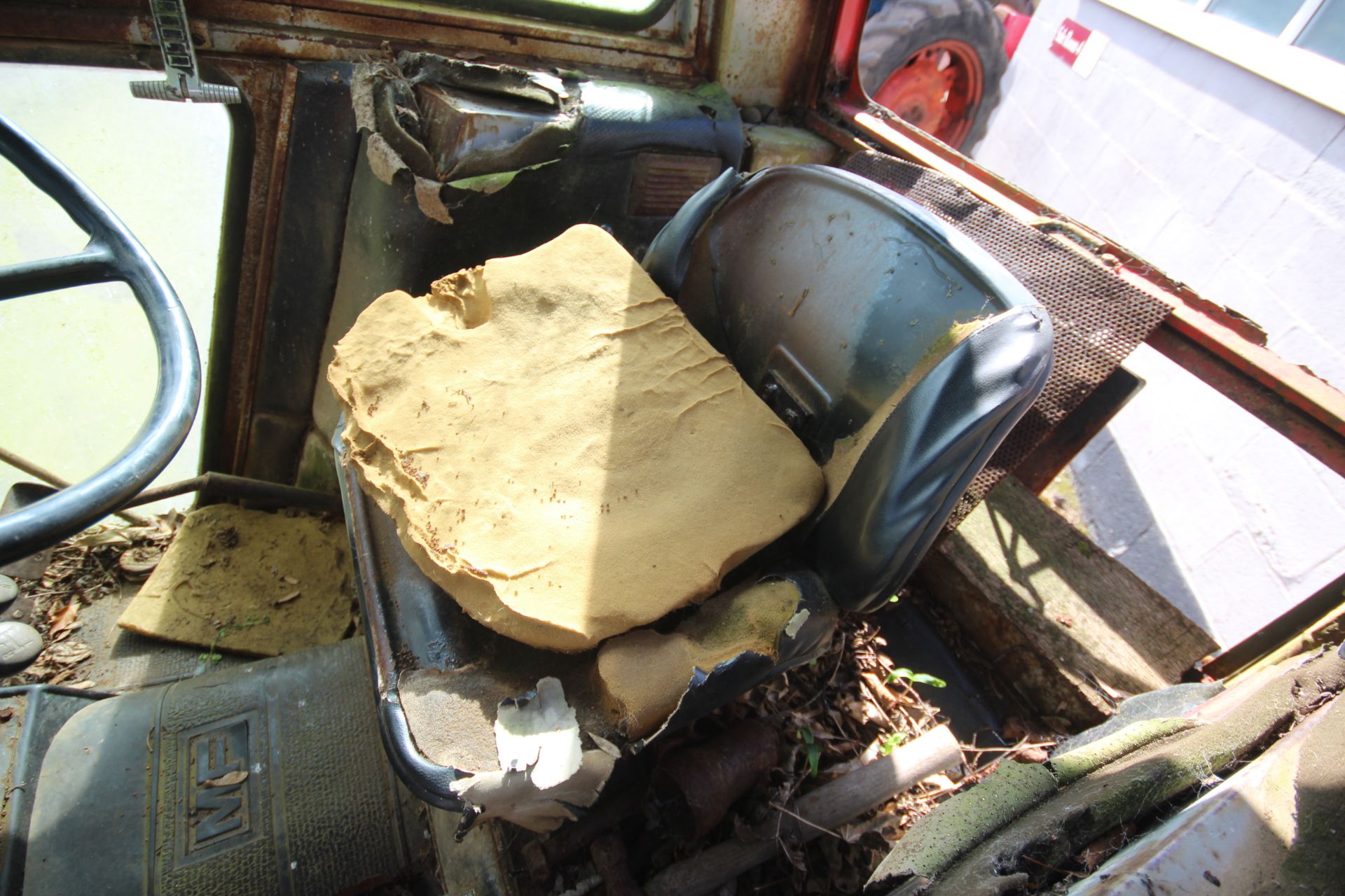 Massey Ferguson 550 2WD tractor. Registration DPV 391T (no paperwork). Date of first registration - Image 47 of 54