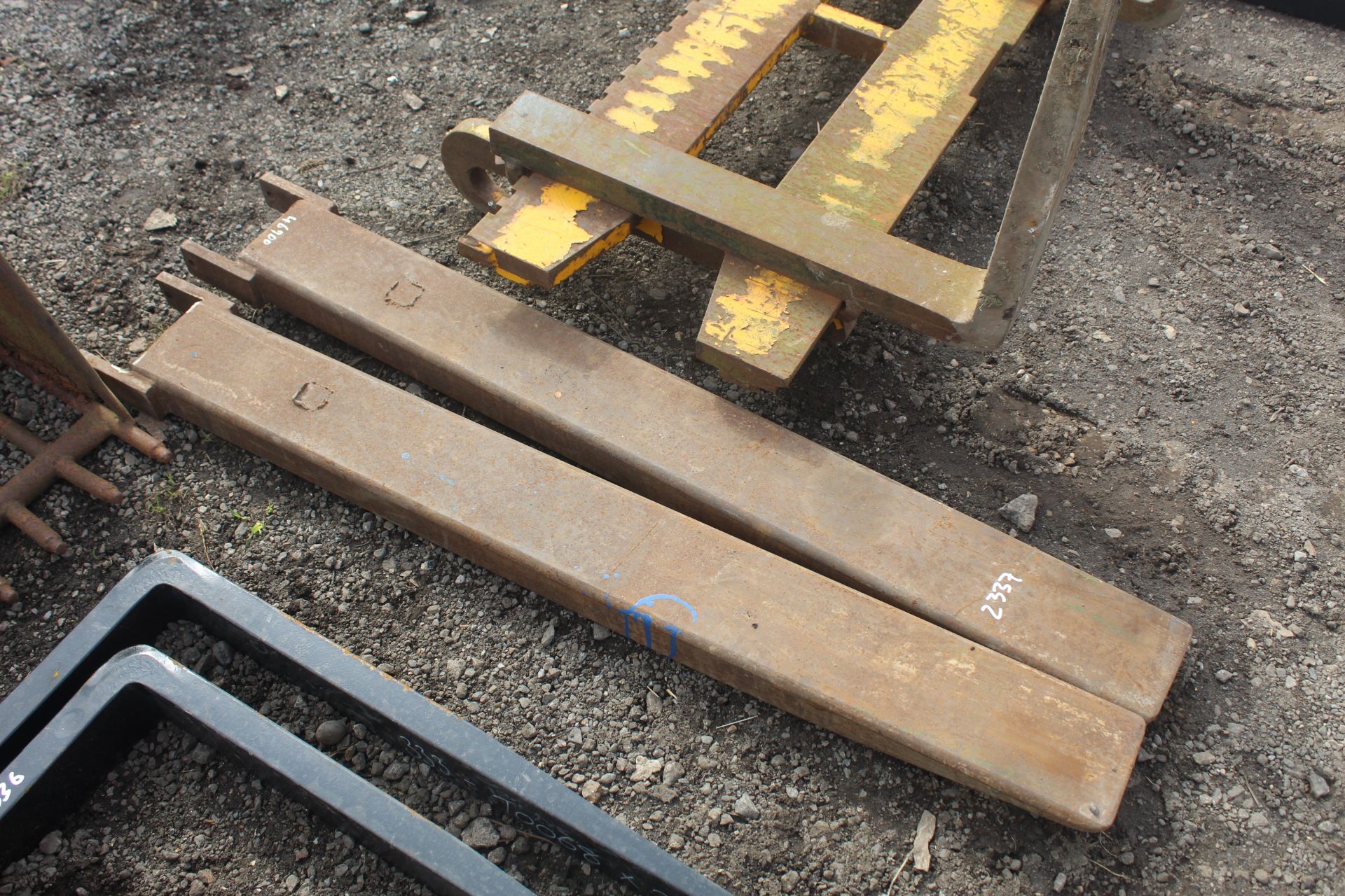 Forklift extension tines.