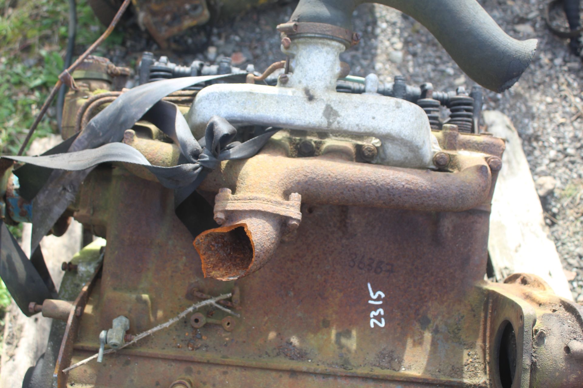 Fordson Power/ Super Major diesel engine. With flywheel and clutch. For spares or repair. V - Image 4 of 8