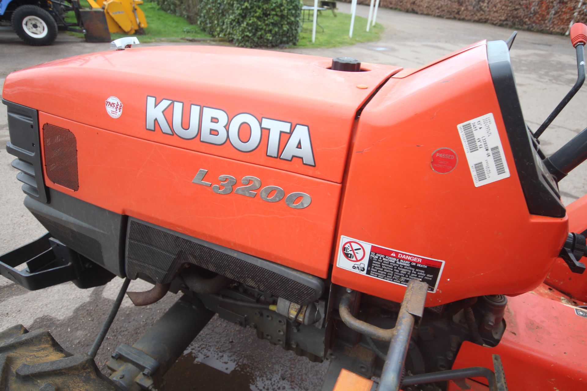 Kubota L3200 4WD compact tractor. Registration AY15 CYZ. Date of first registration xx/xx/2015. - Image 27 of 30