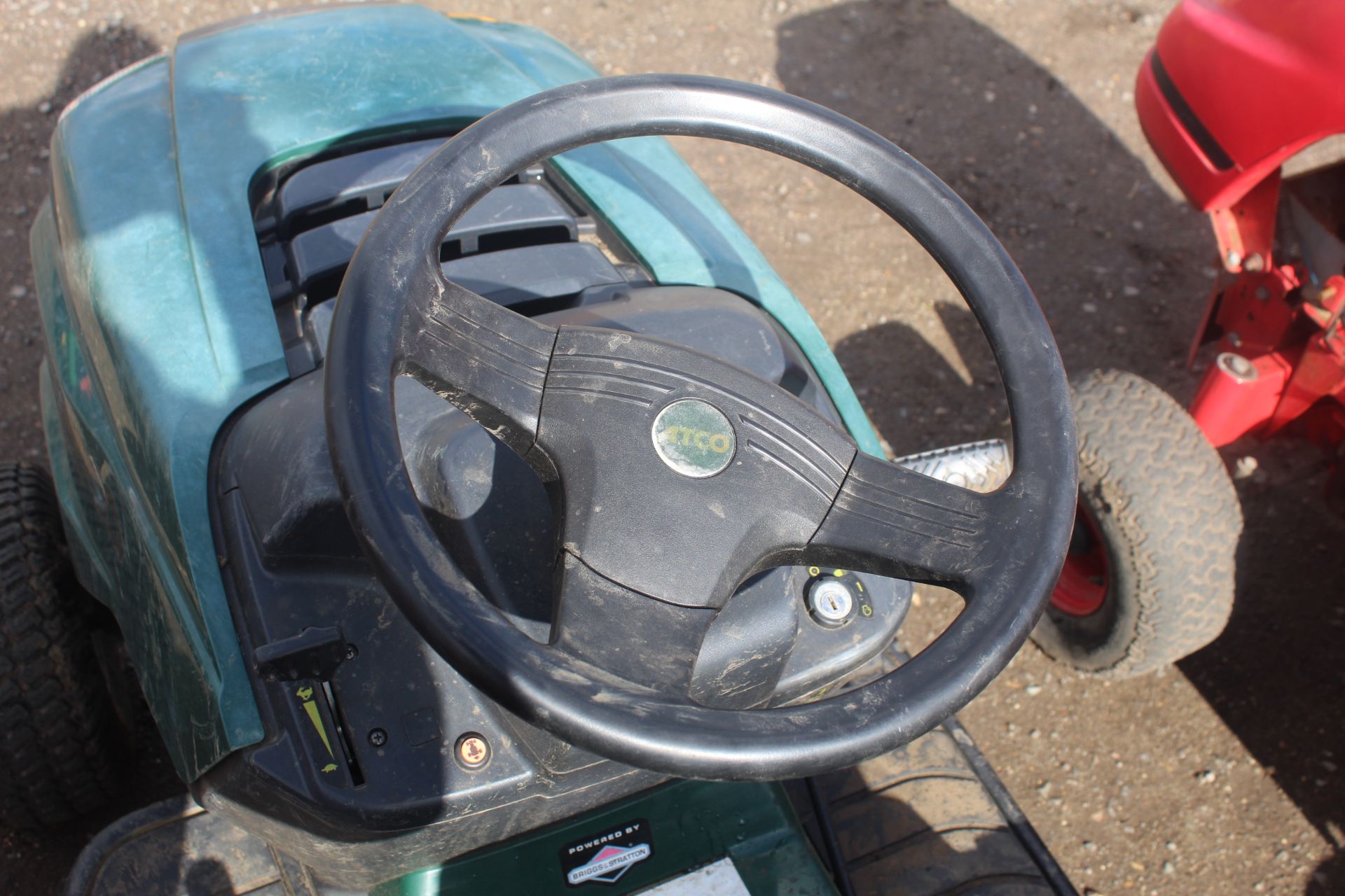 Atco GT30H hydrostatic ride-on mower. With collector. Key held. - Image 19 of 21