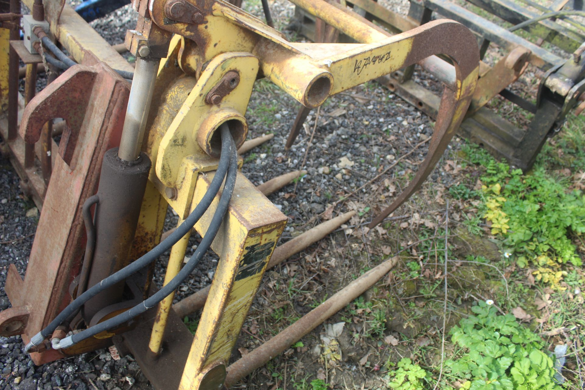 Sanderson muck grab. JCB Q-Fit brackets. - Image 16 of 16