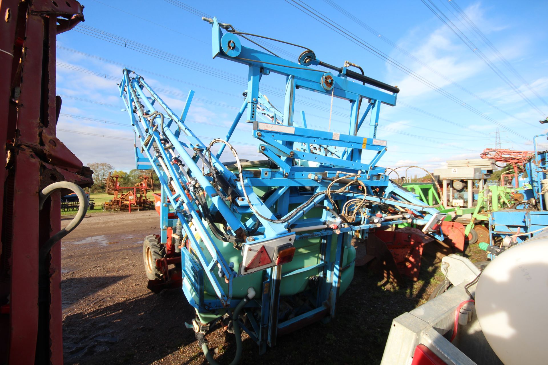 Berthoud Auto-Regleur MAC12 20m mounted sprayer. 2009. Single line boom with quad nozzle bodies. - Bild 3 aus 28