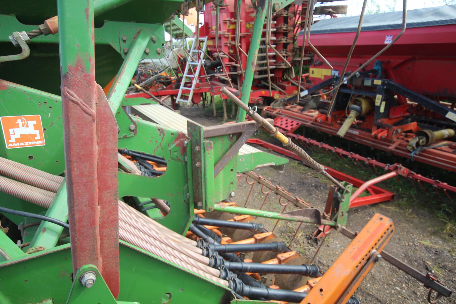 Amazone KE403 4m combination drill. 2005. With disc coulters, pre-em and tramlime. Manual, Control - Image 22 of 44