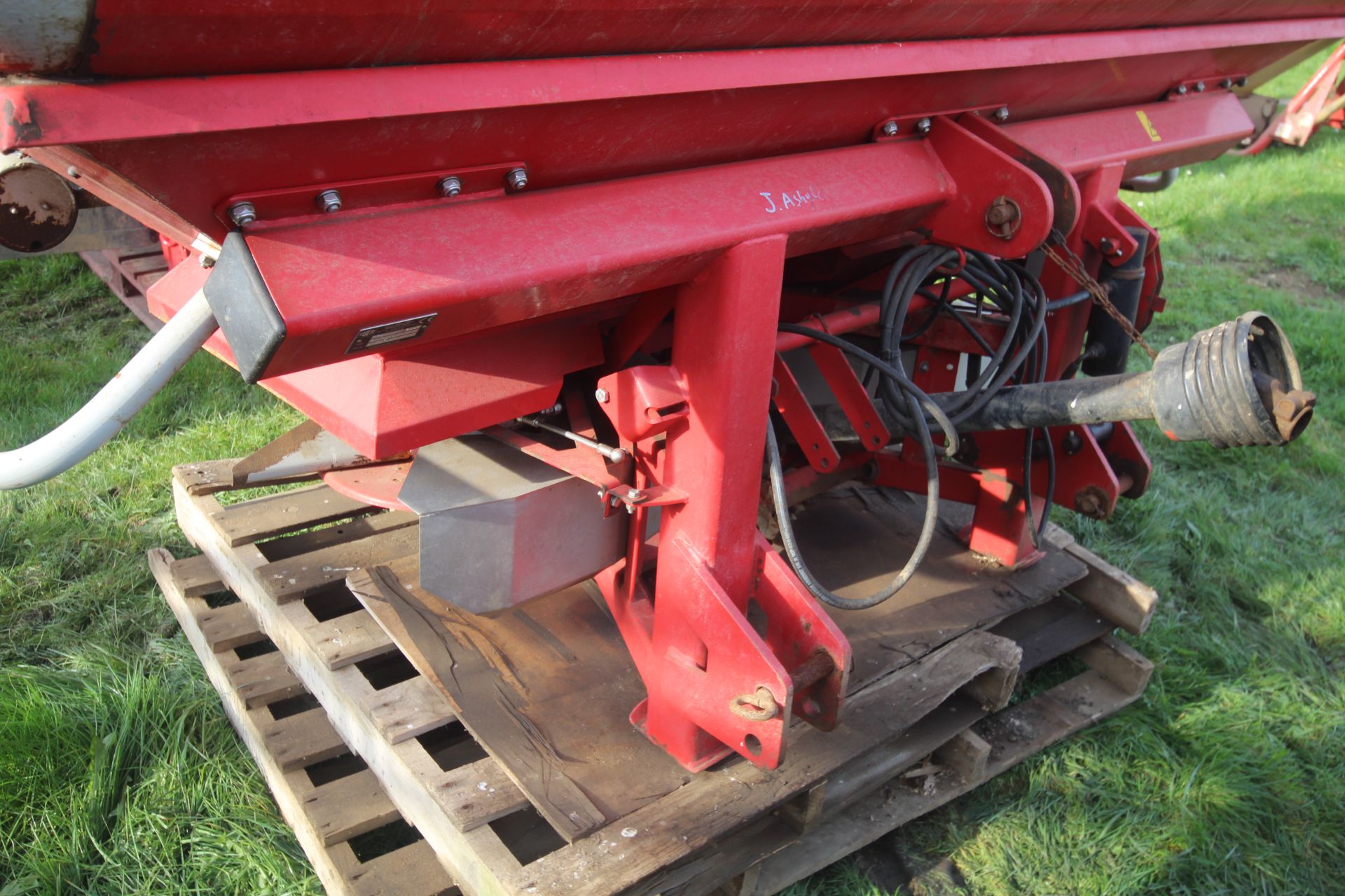 Tulip Centreliner SX 24m twin disc fertiliser spreader. 2004. From a local Deceased estate. Manual - Image 21 of 21