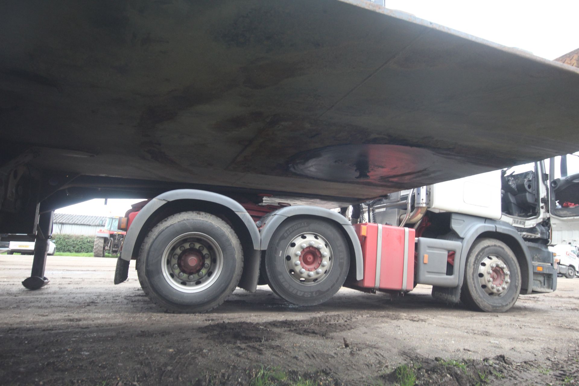 SM Trailers 37.3T 13.7m tri-axle step frame beavertail low loader trailer. Registration C198677. - Image 56 of 56