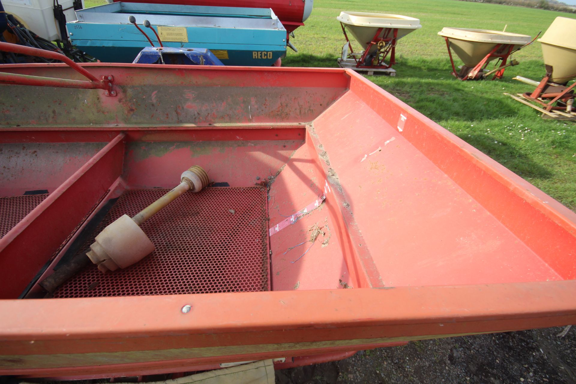 Lely Superbowl 24 twin disc fertiliser spreader. V - Image 3 of 12