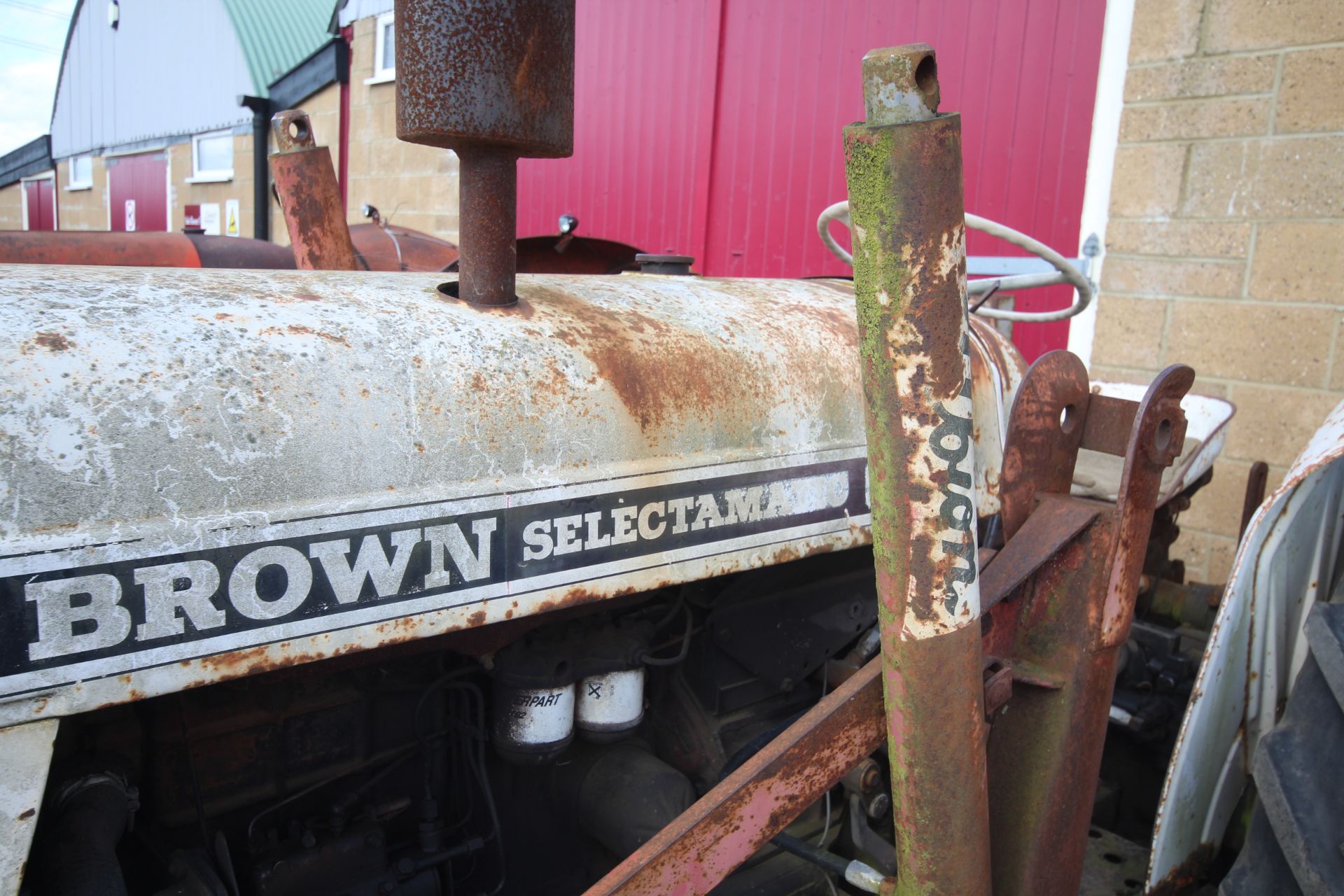 David Brown 990 Selectamatic 2WD tractor. Vendor reports that it starts runs and drives but requires - Image 9 of 45