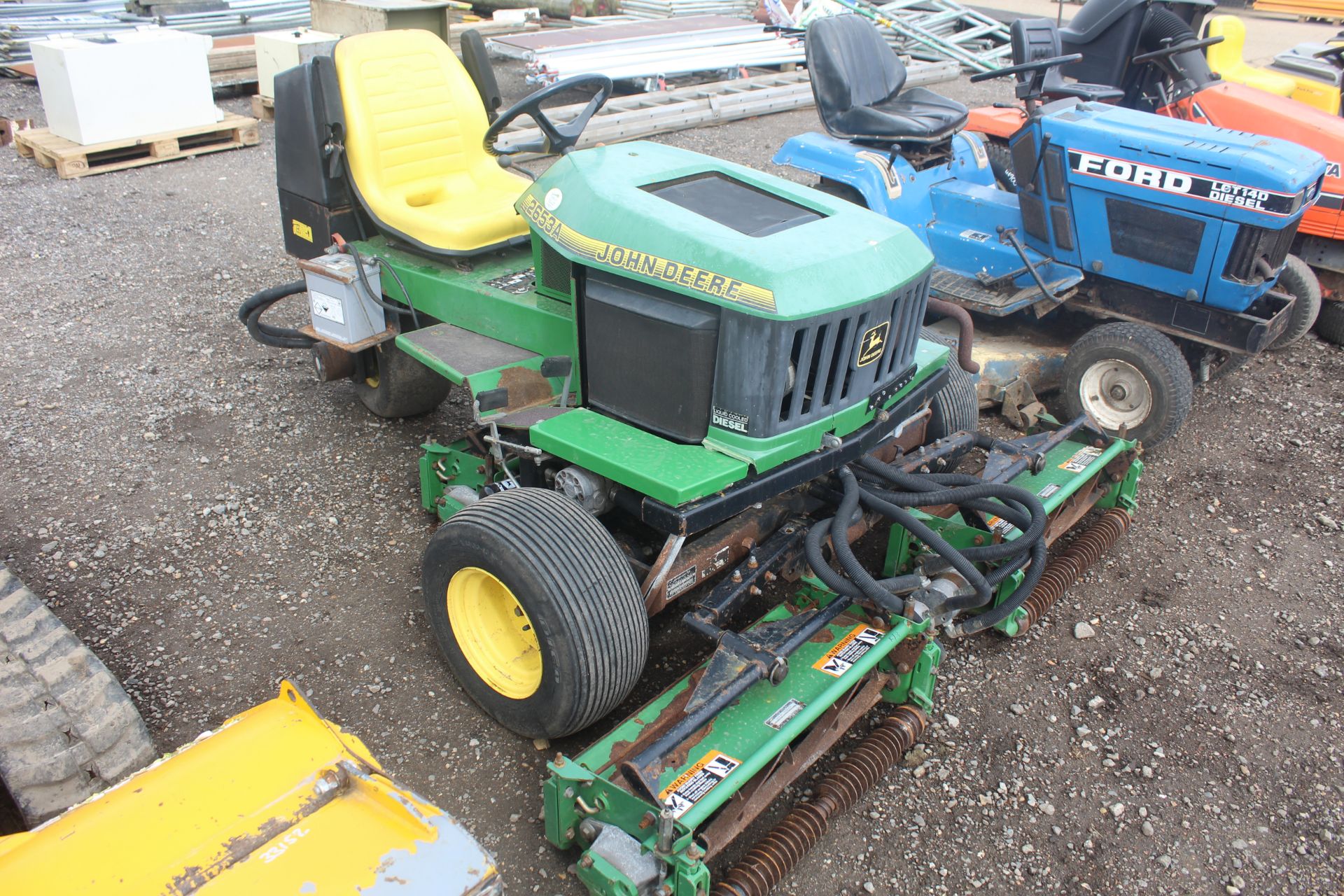 John Deere 2653A hydrostatic diesel triple gang fine-cut ride-on mower. Key held. V - Image 2 of 25