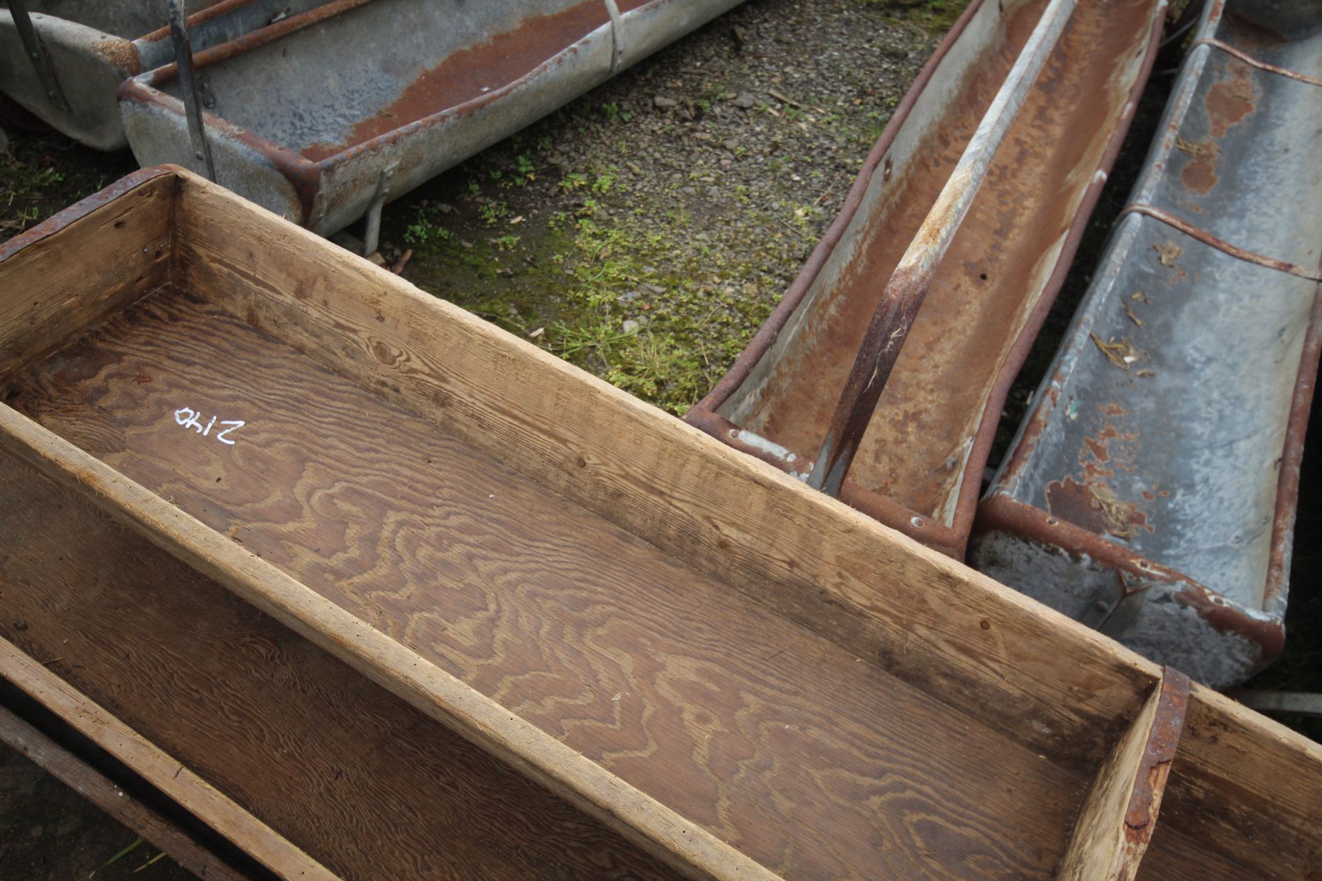 4x wooden sheep troughs. V - Image 4 of 4