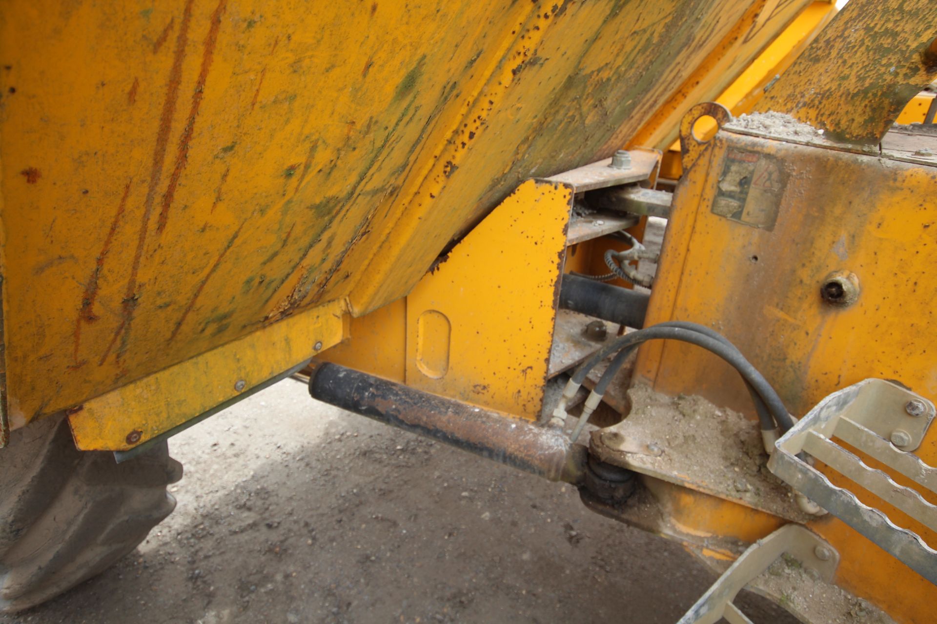 Thwaites 6T 4WD dumper. 2009. Hours TBC. Serial number SLCM565ZZ90887177. 405/70-20 wheels and - Image 21 of 35