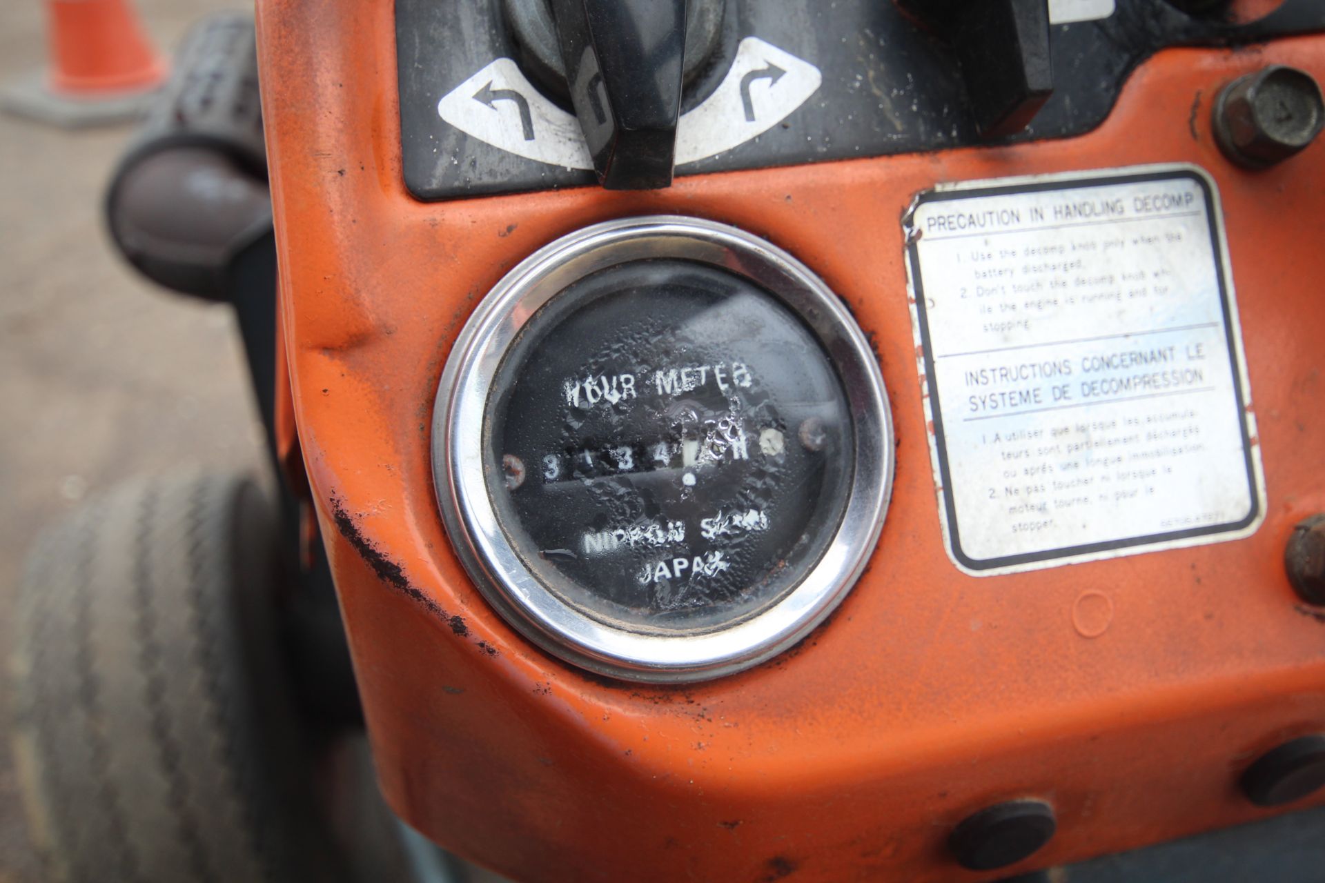 Kubota B7100 HST 4WD compact tractor. 3,134 hours. 29/12.00-15 rear turf wheels and tyres. Front - Image 26 of 41