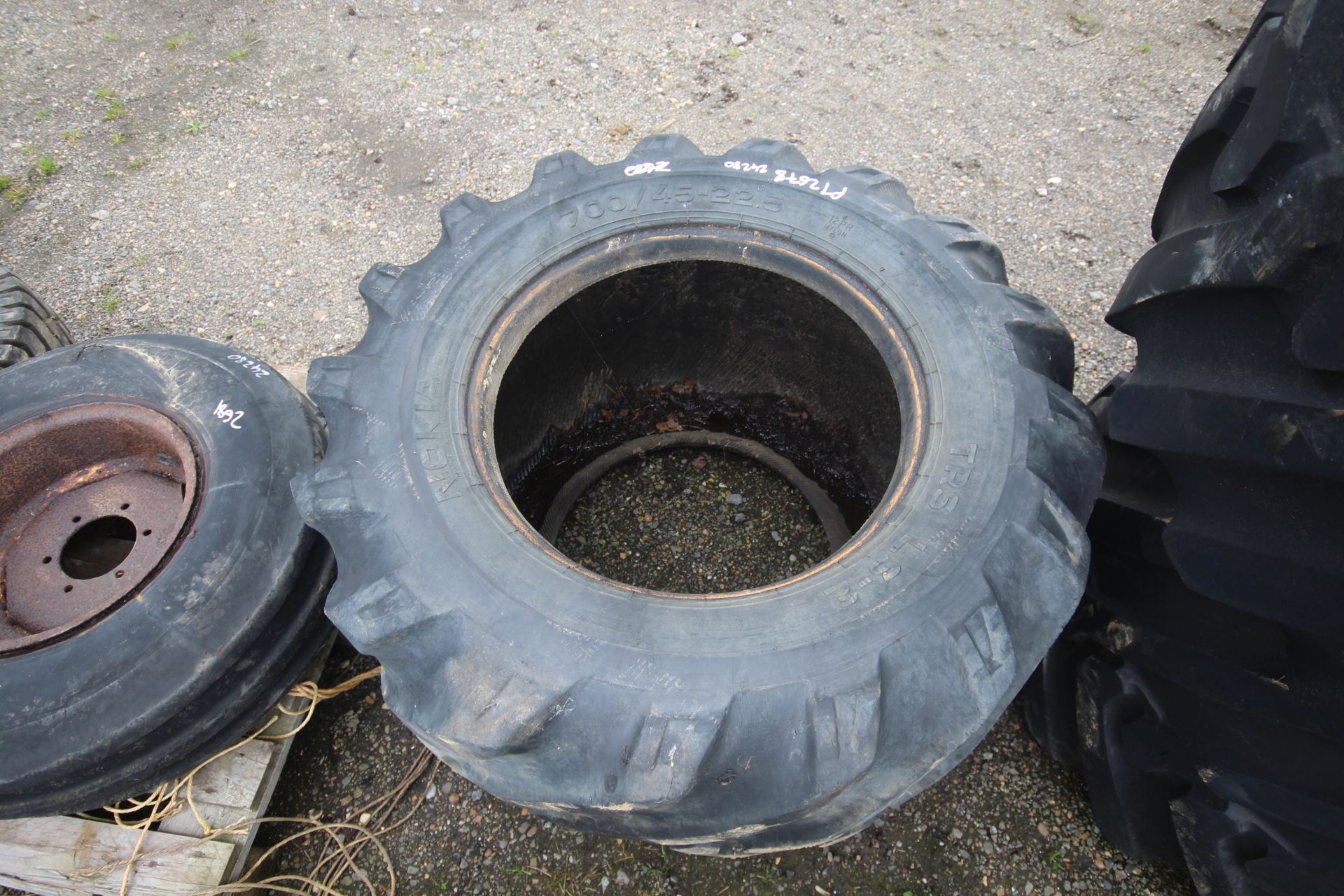 5x 700/45-22.5 flotation tyres. - Image 4 of 10