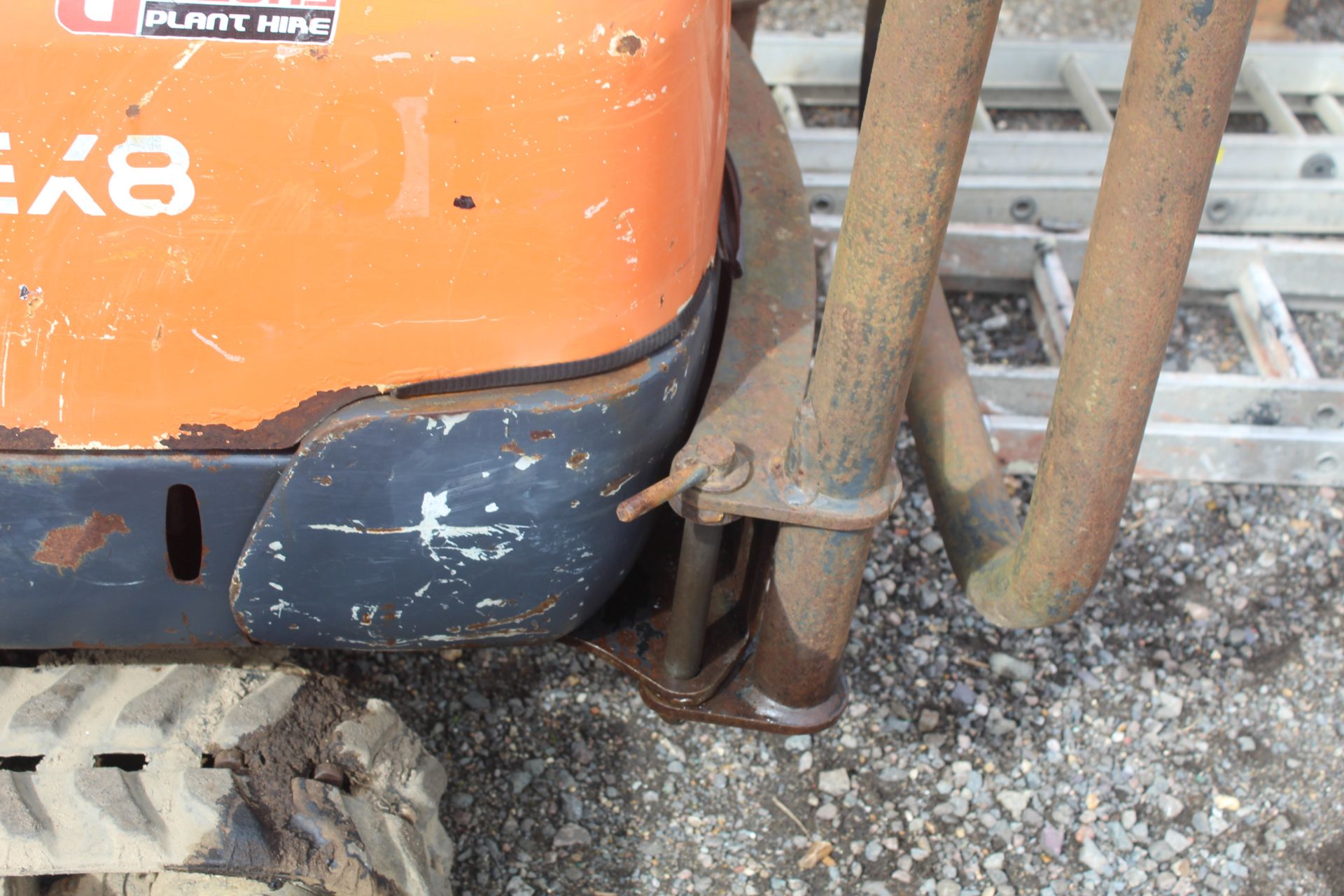 Hitachi EX8-2B 0.8T rubber track micro excavator. 2003. 2,209 hours. Serial number 1AGP004974. - Image 21 of 41