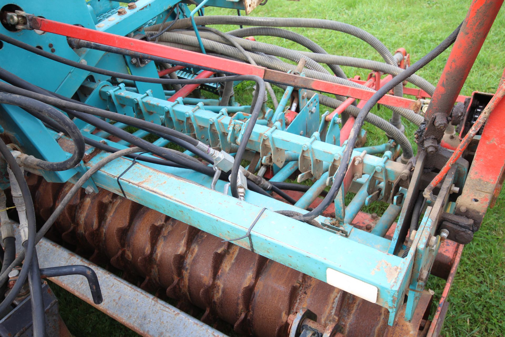 Maschio/ Sulky drill 4m combination. Comprising Maschio DM4000 power harrow coupled to Sulky SPI - Image 26 of 37