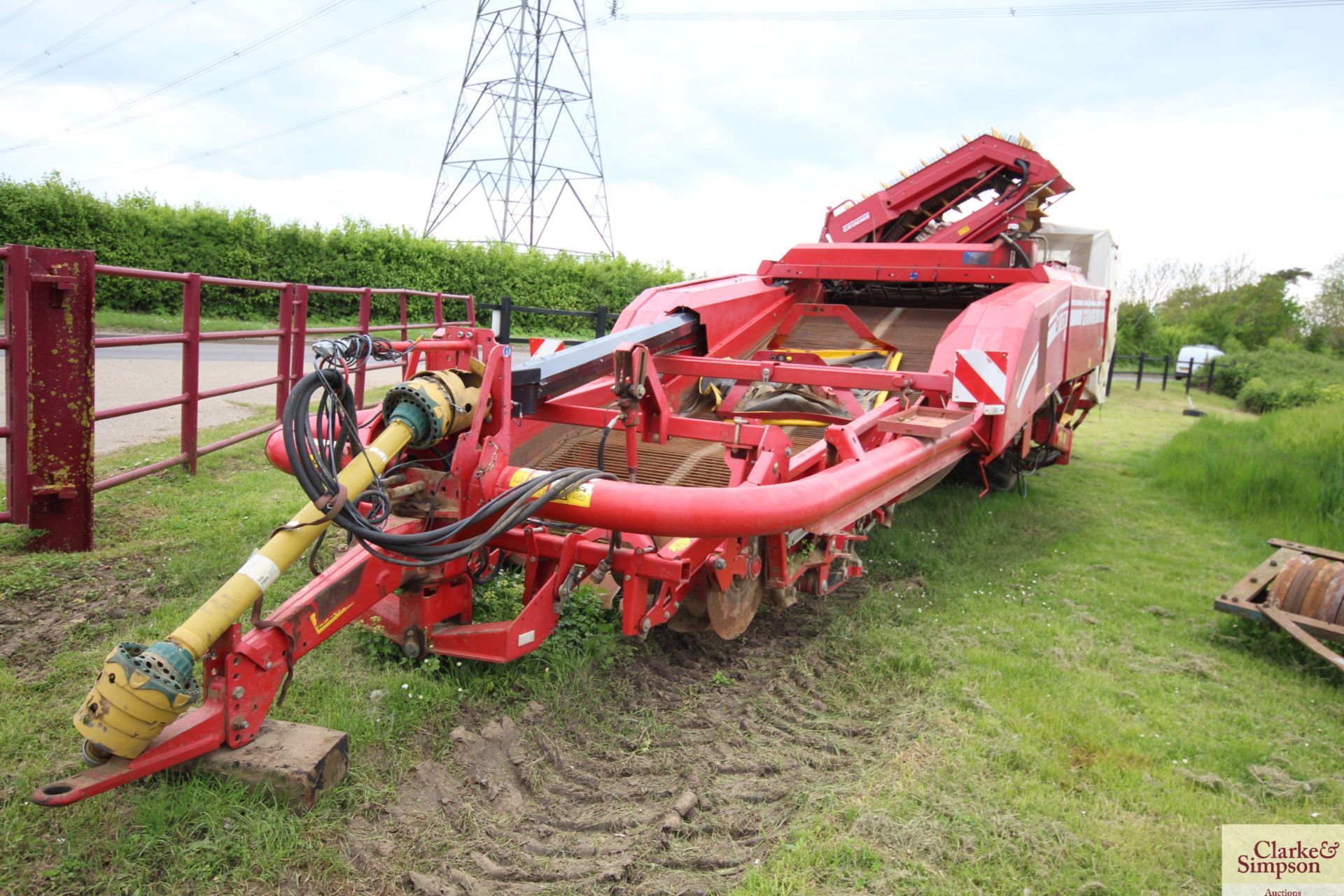Grimme GT70 trailed potato harvester. 2011. Serial number 45001088. 16.5/85-28 and 620/50B22.5