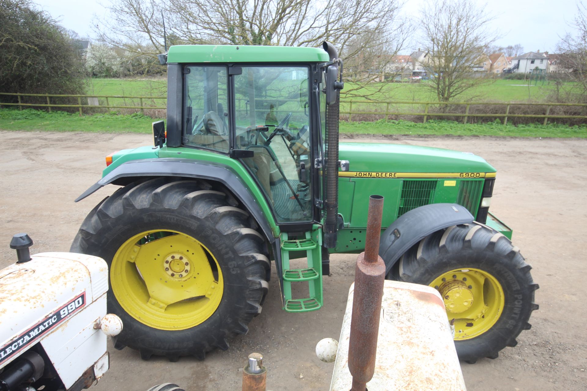 John Deere 6900 4WD tractor. Registration R952 LEL. Date of first registration 01/08/1997. 11,230 - Image 5 of 76