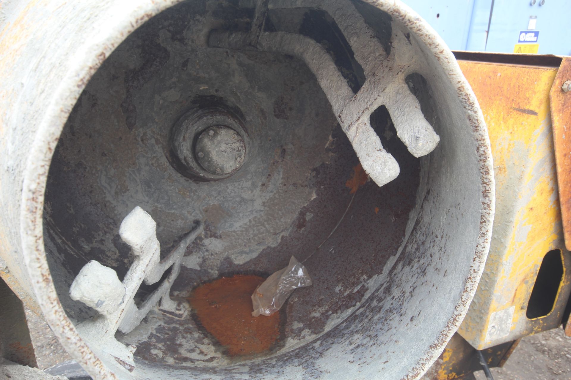 Site cement mixer. With diesel engine. Manual held. - Bild 13 aus 13