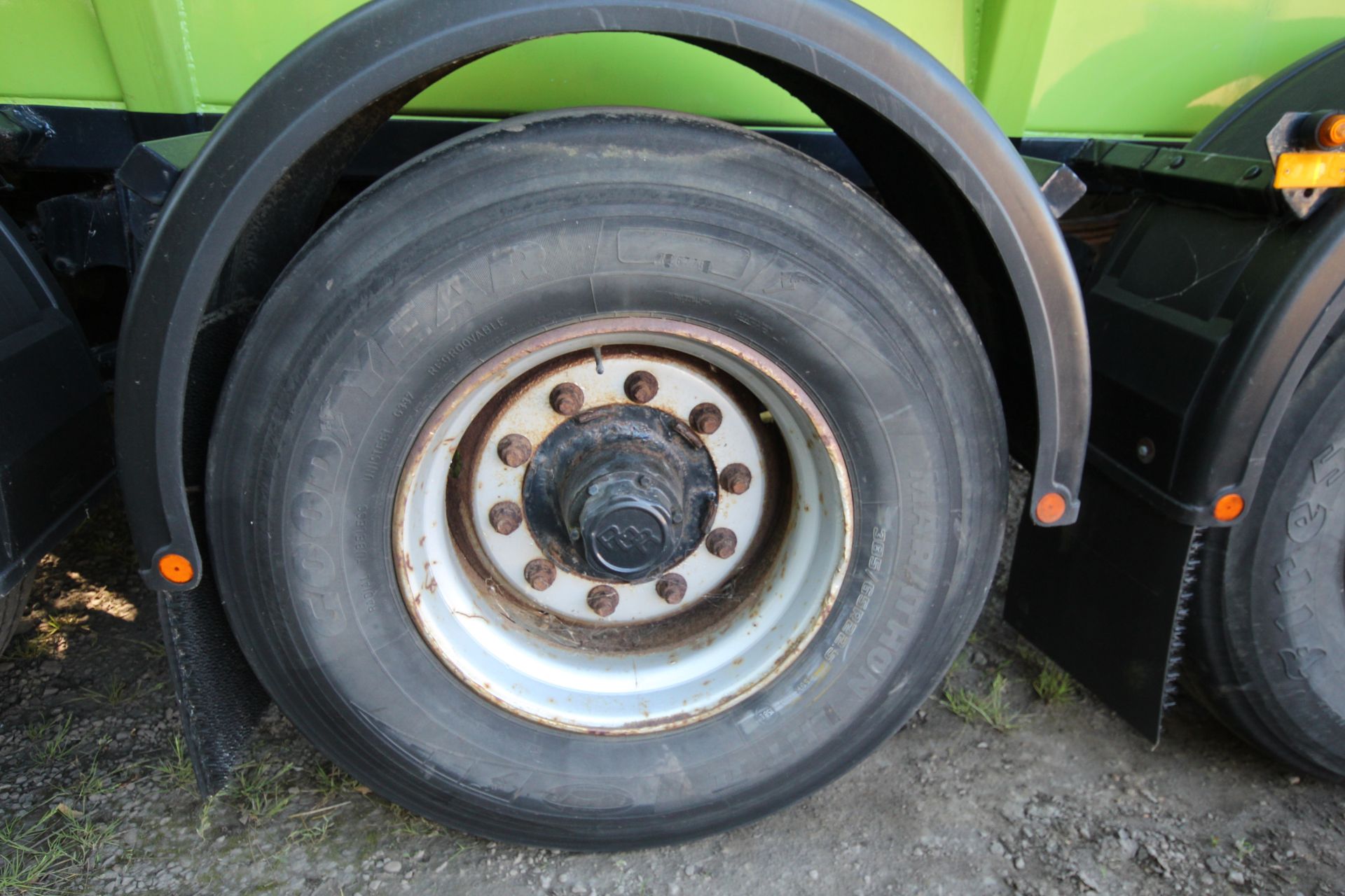 Dairy Products Transport 24,575L stainless steel tri-axle tanker. Registration A160342. Date of - Image 25 of 54