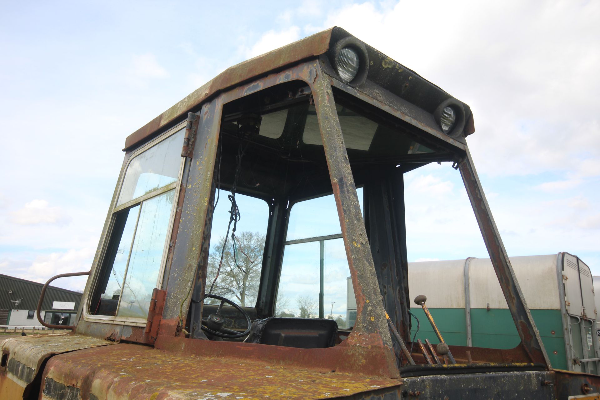 International Harvester 260A 2WD backhoe loader. Registration CWJ 891T (no paperwork). Date of first - Bild 66 aus 104