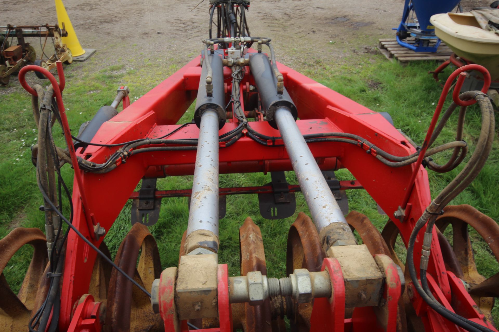 Vaderstad 4.5m Rexius Twin 450. With sprung legs, levelling paddles and double cast iron rings. - Image 31 of 48