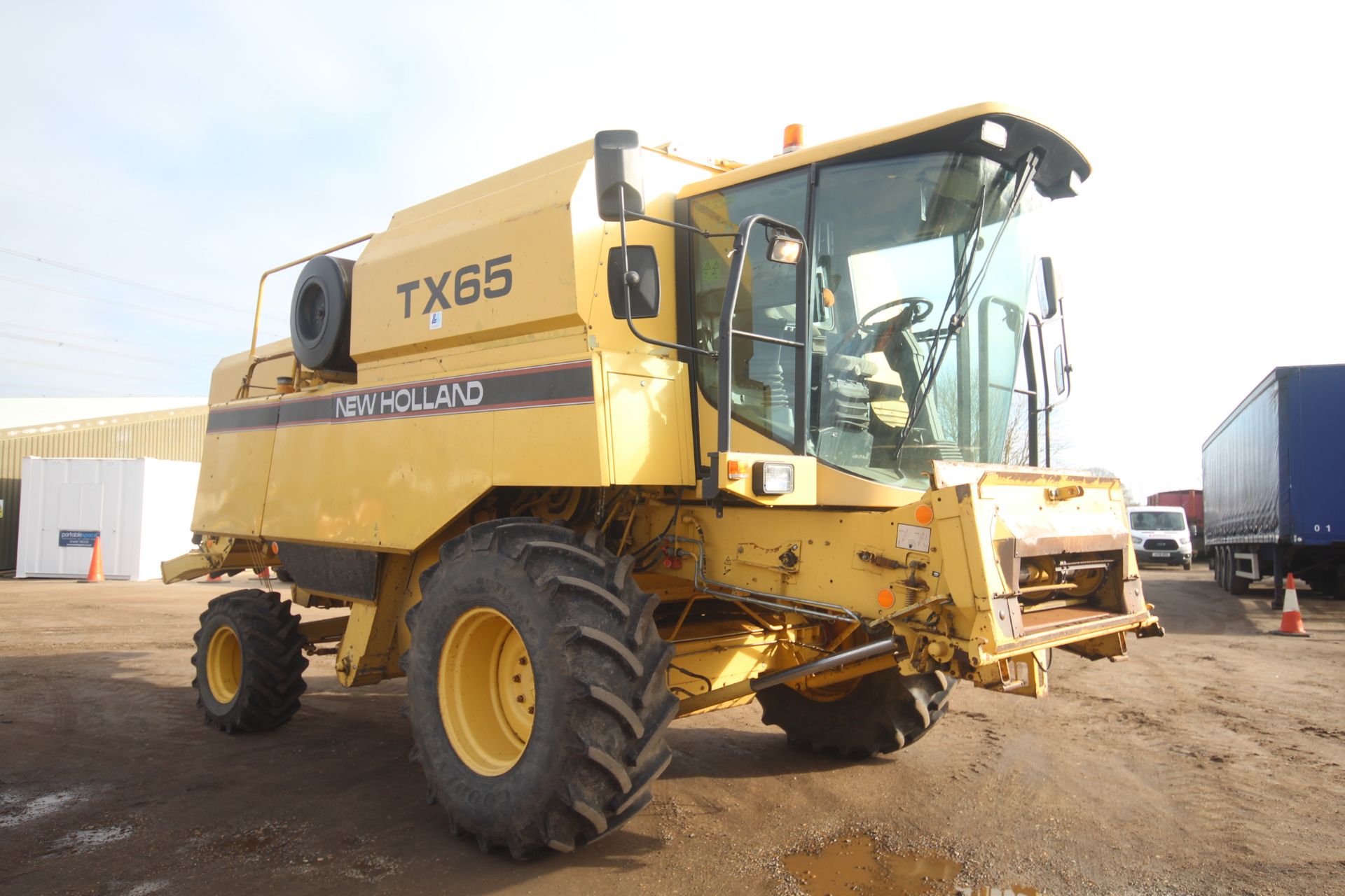 New Holland TX65 5 straw walker combine harvester. Registration N887 SKS. Date of first registration - Image 8 of 163