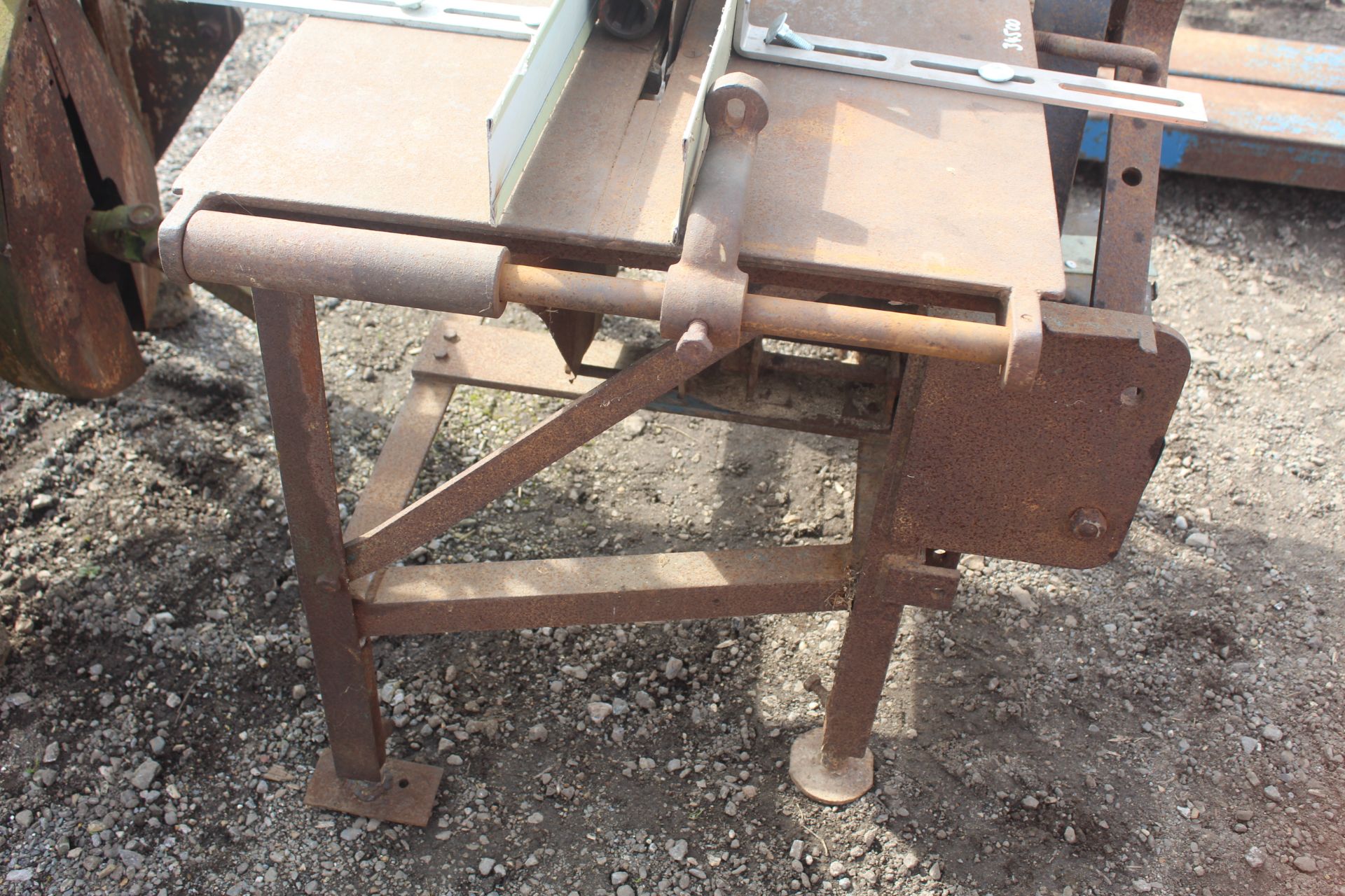 Dening linkage mounted PTO driven saw bench. V - Bild 6 aus 8