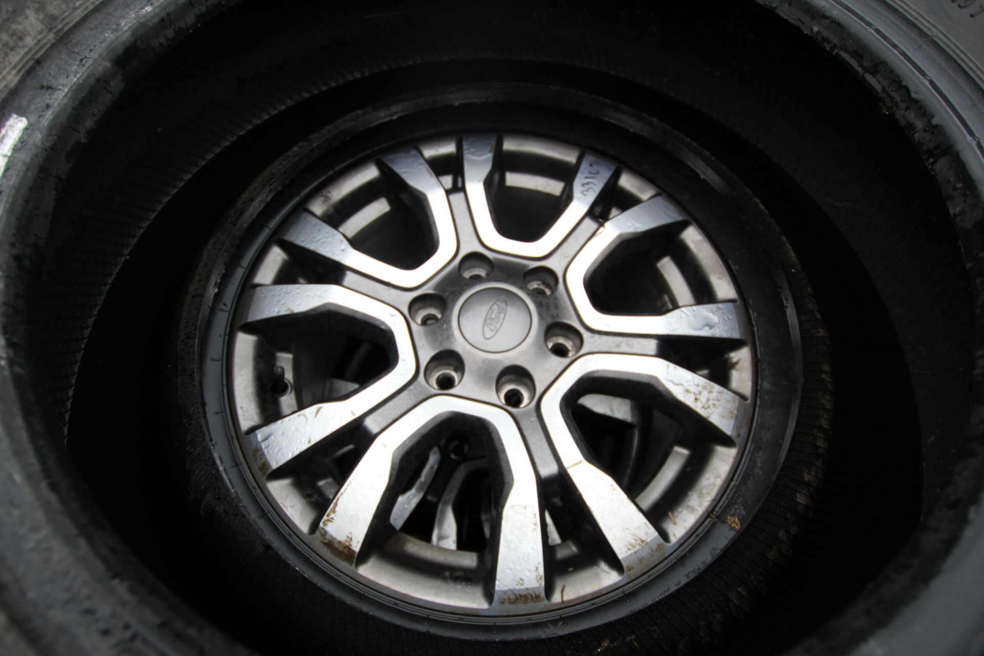 Ford Ranger Wildtrack alloy wheels and tyres. As new. One spare tyre. - Image 3 of 8