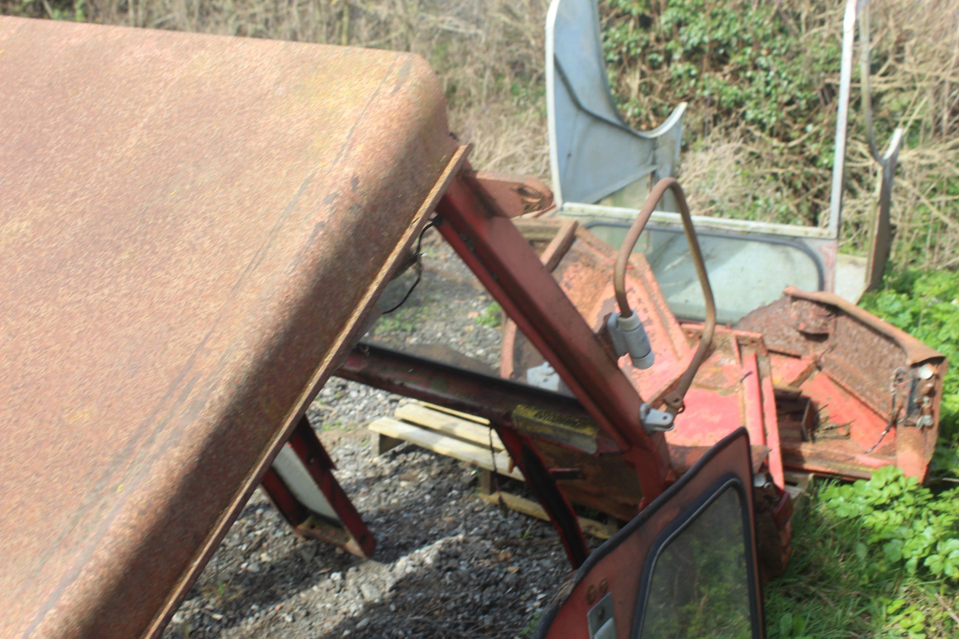 Massey Ferguson 240 cab and mudguards. - Image 10 of 16