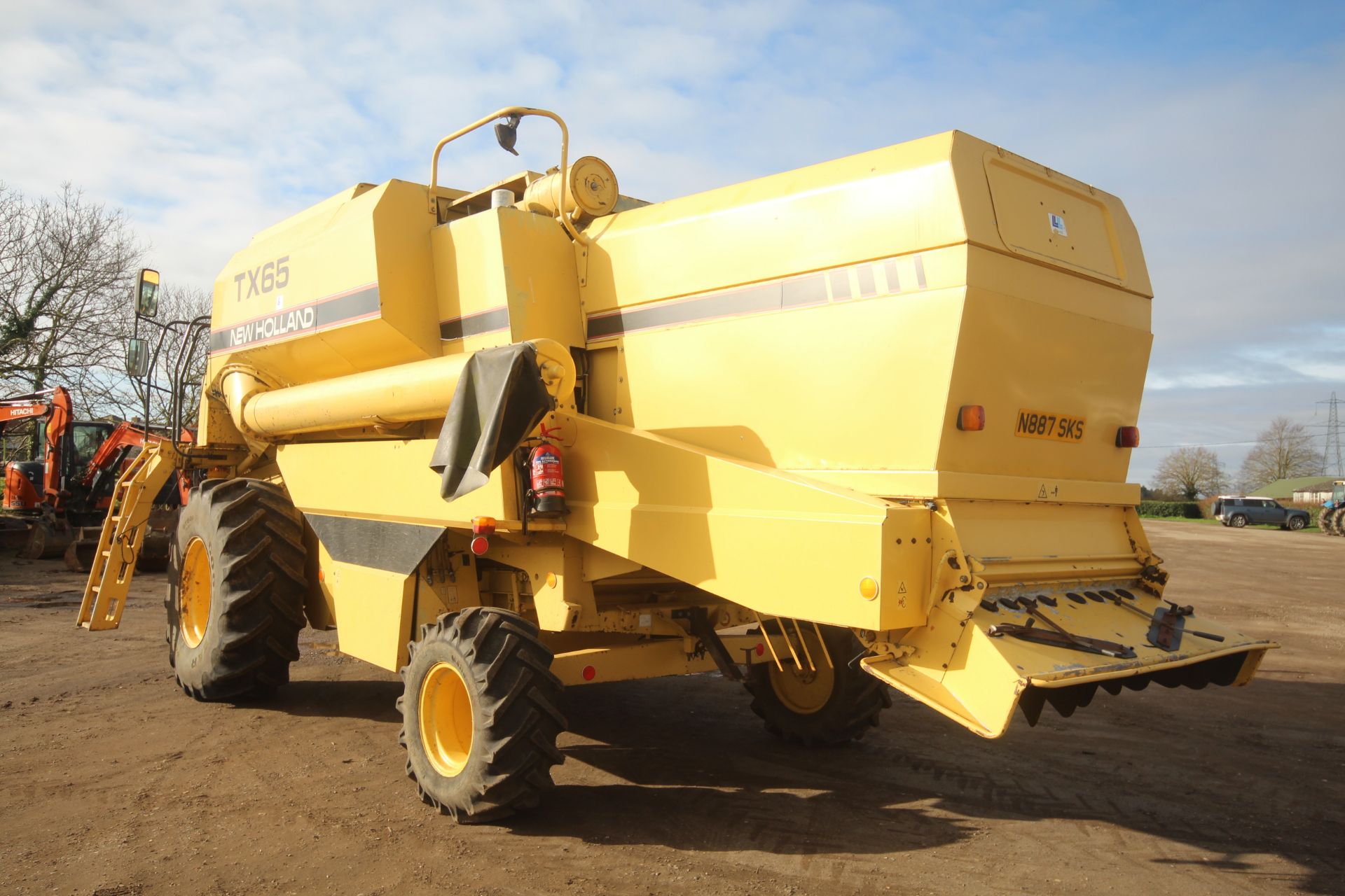 New Holland TX65 5 straw walker combine harvester. Registration N887 SKS. Date of first registration - Image 4 of 163