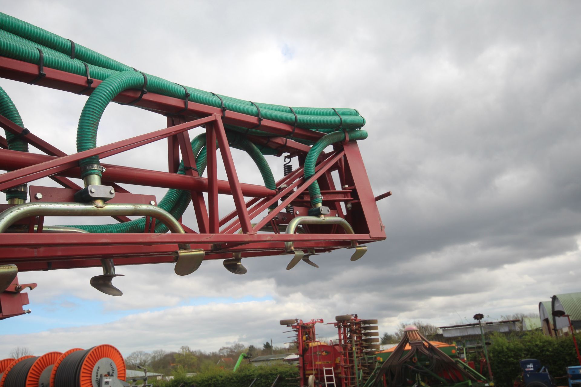 18m mounted Avadex applicator. With sections to increase to 22m and Techneat heavy duty fan which - Image 31 of 32