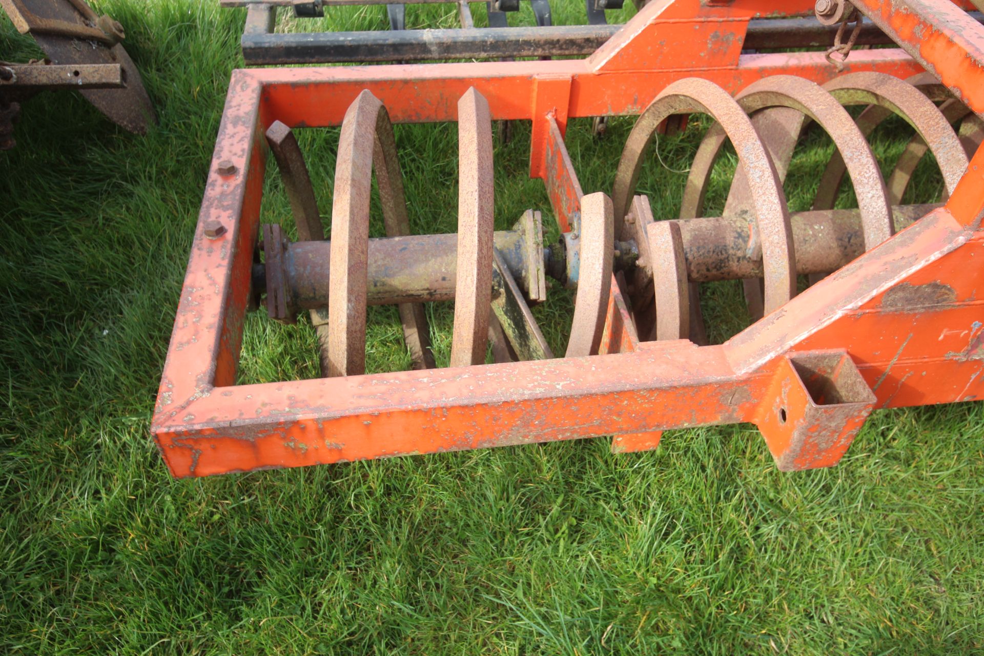 FarmForce 3m front mounted Flexicoil press. With leading tines. From a local Deceased estate. - Image 6 of 12