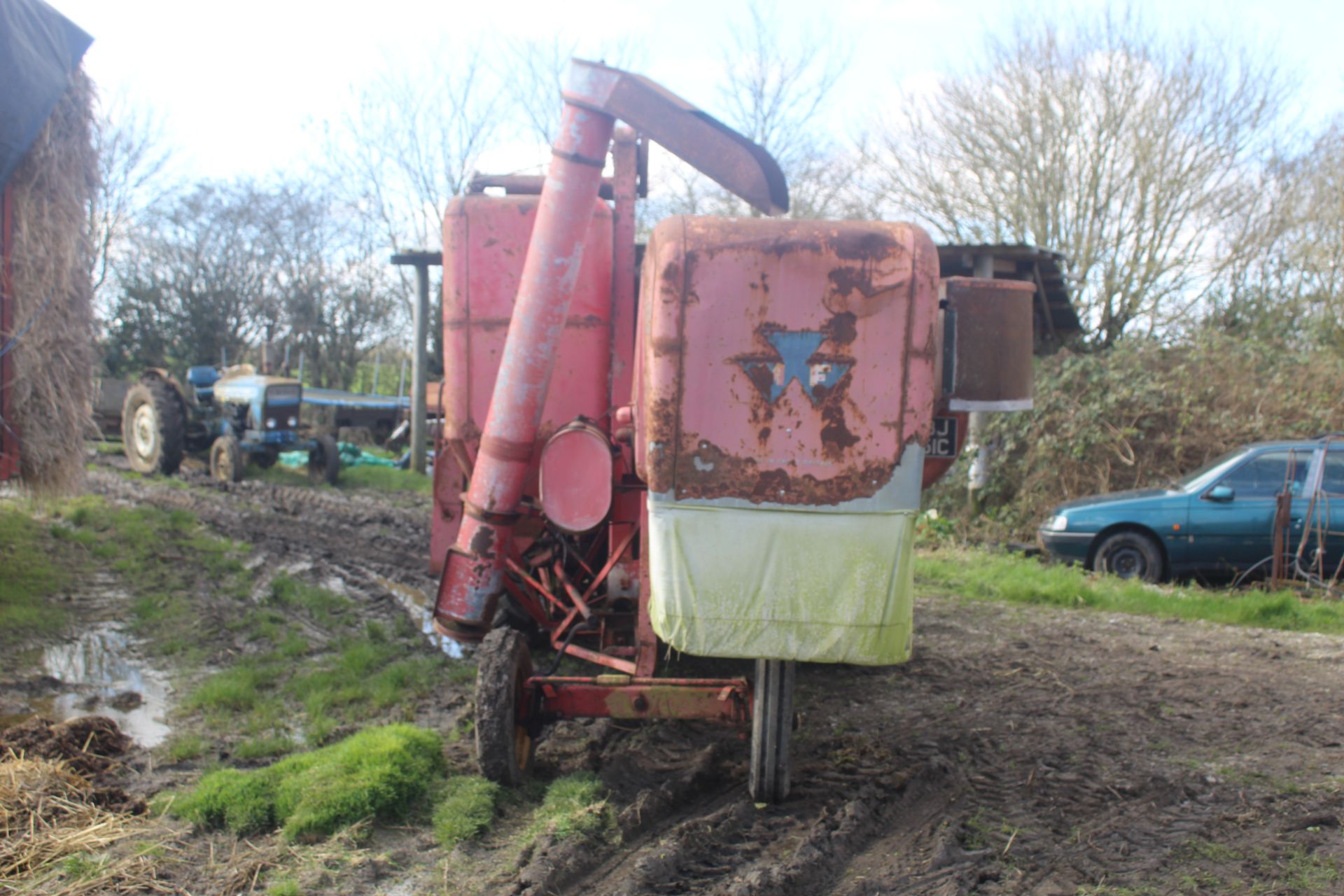 Massey Ferguson 788 8ft cut combine. Registration EBJ 851C (no paperwork). 12.4/11-28 front wheels - Image 4 of 53