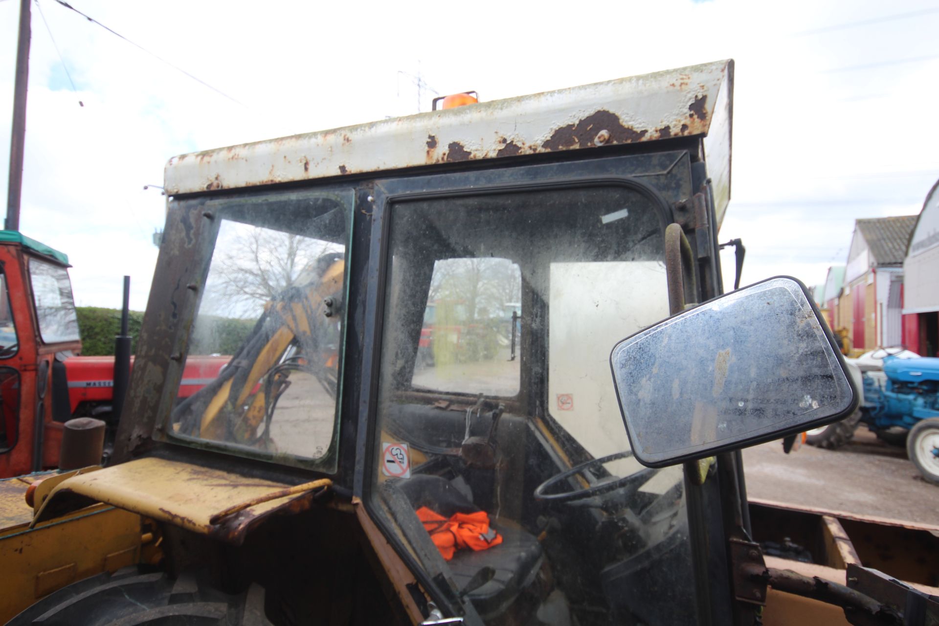 International 248 2WD tractor. Registration SPV 499W. Date of first registration 01/06/1981. Showing - Image 44 of 73