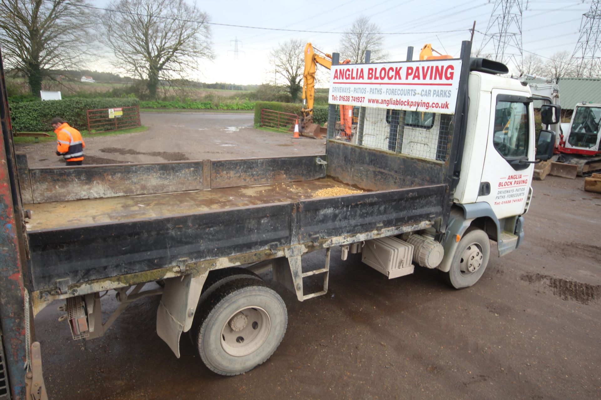 Leyland DAF FL45-150 7.5T manual 4x2 drop side tipper. Registration DX11 GHZ. Date of first - Image 4 of 53