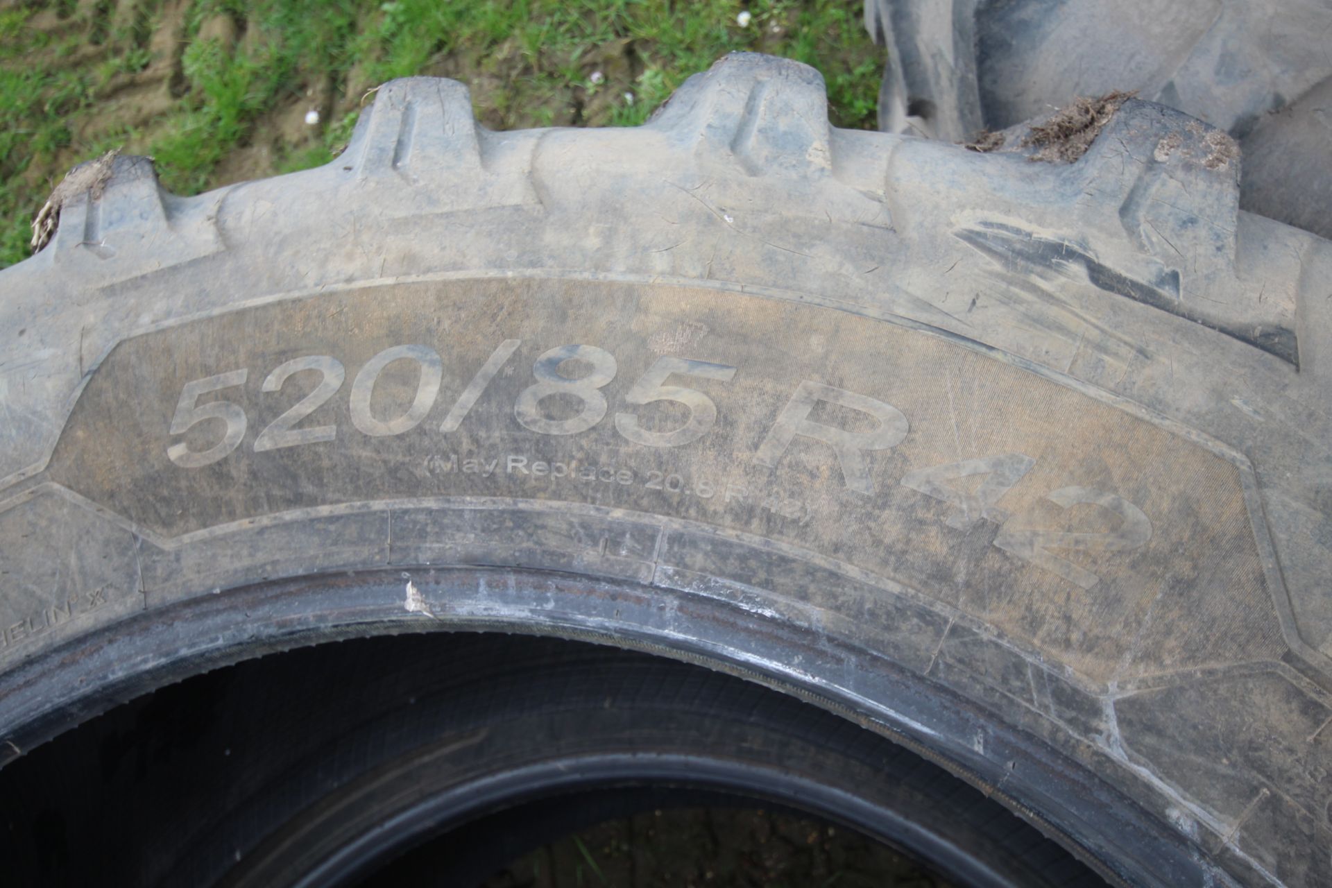 Set of tyres. Comprising 520/85R42 rears and 16.9R - Image 9 of 9