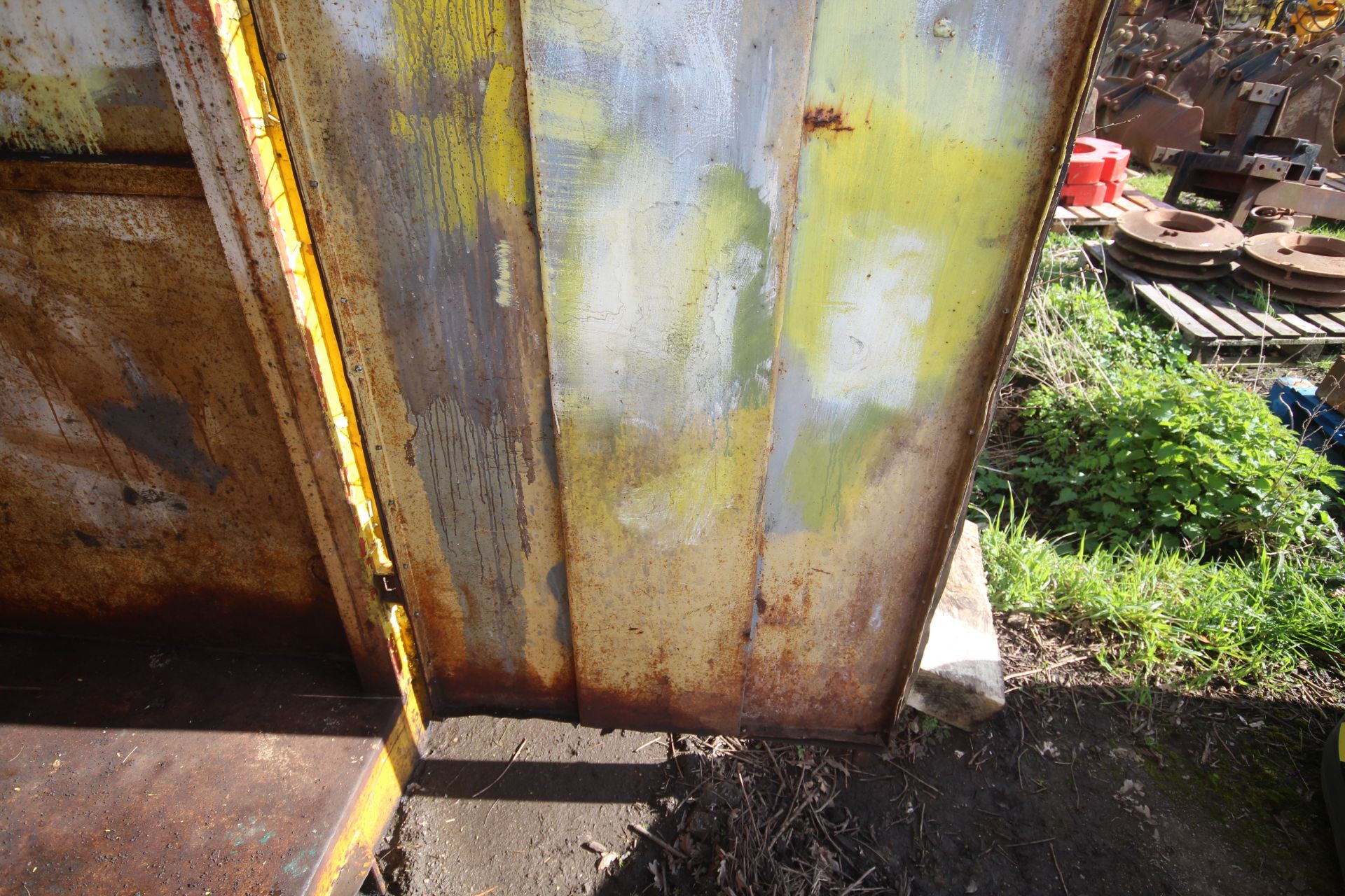 Secure site container. Approx 7ft 6in high, 6ft 5in wide and 5ft 10in long. V - Image 15 of 15