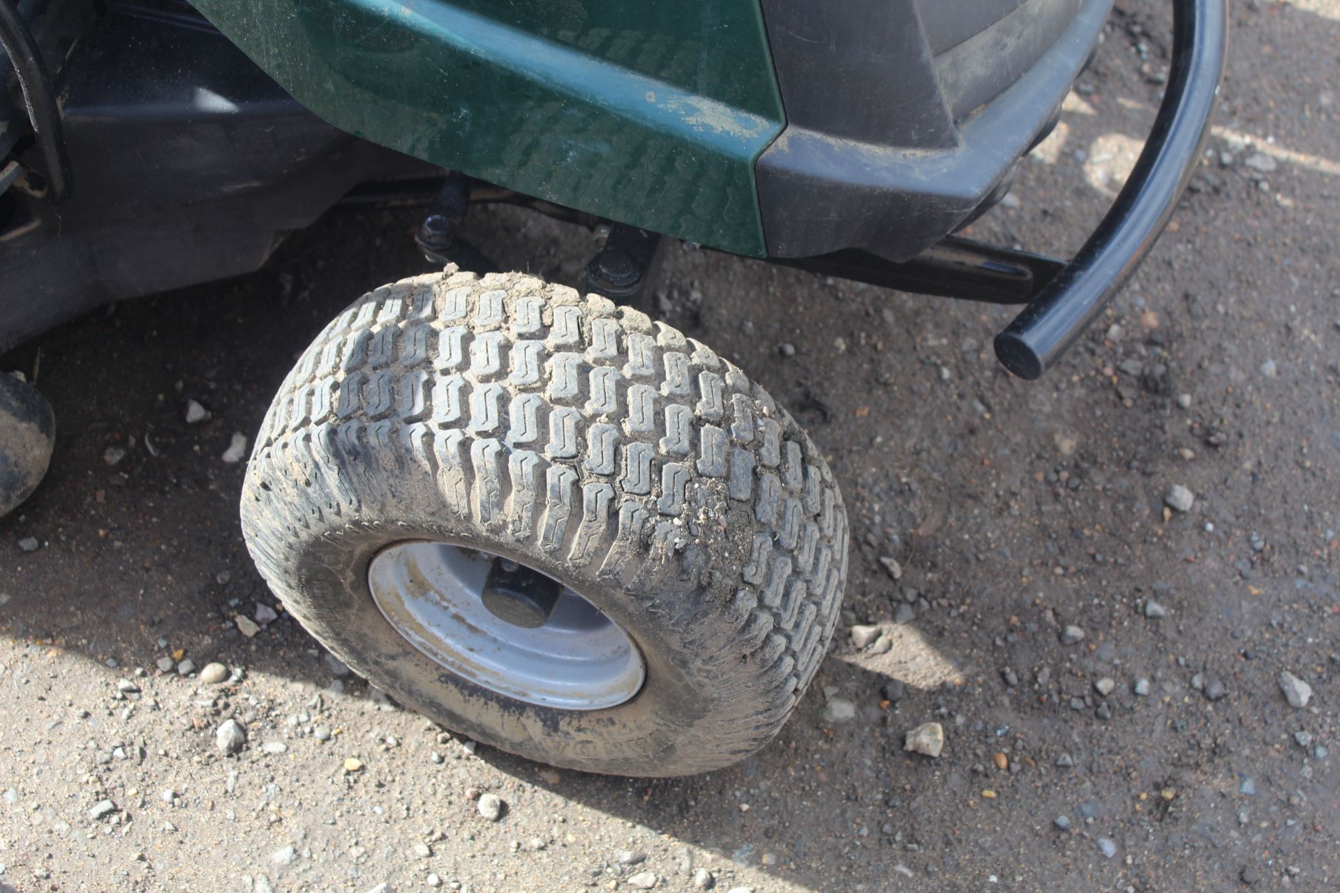 Atco GT30H hydrostatic ride-on mower. With collector. Key held. - Image 7 of 21