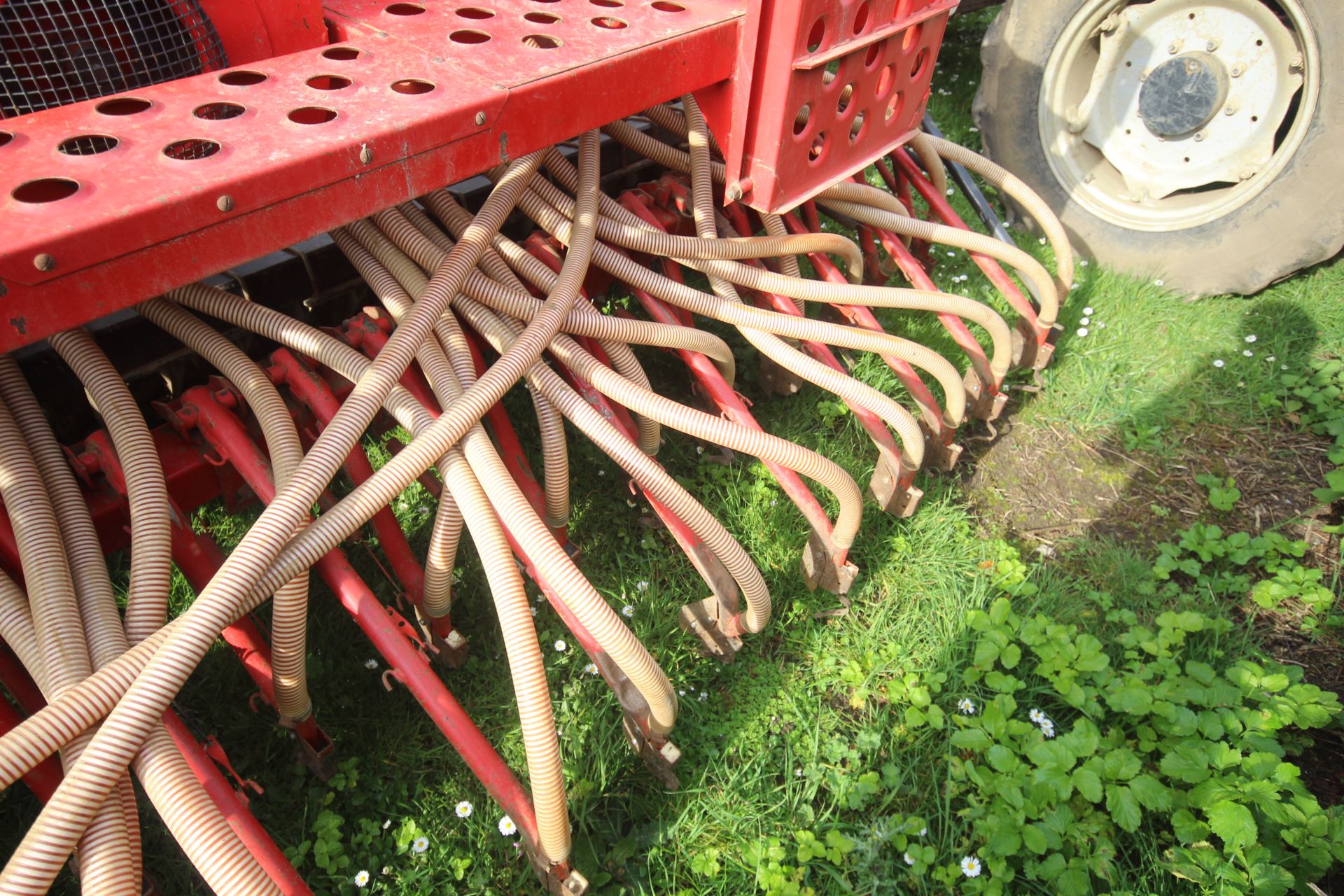 Maschio 4m power harrow. With packer. Piggybacked with Vicon LZ505 Suffolk coulter drill. 1995. With - Image 28 of 52