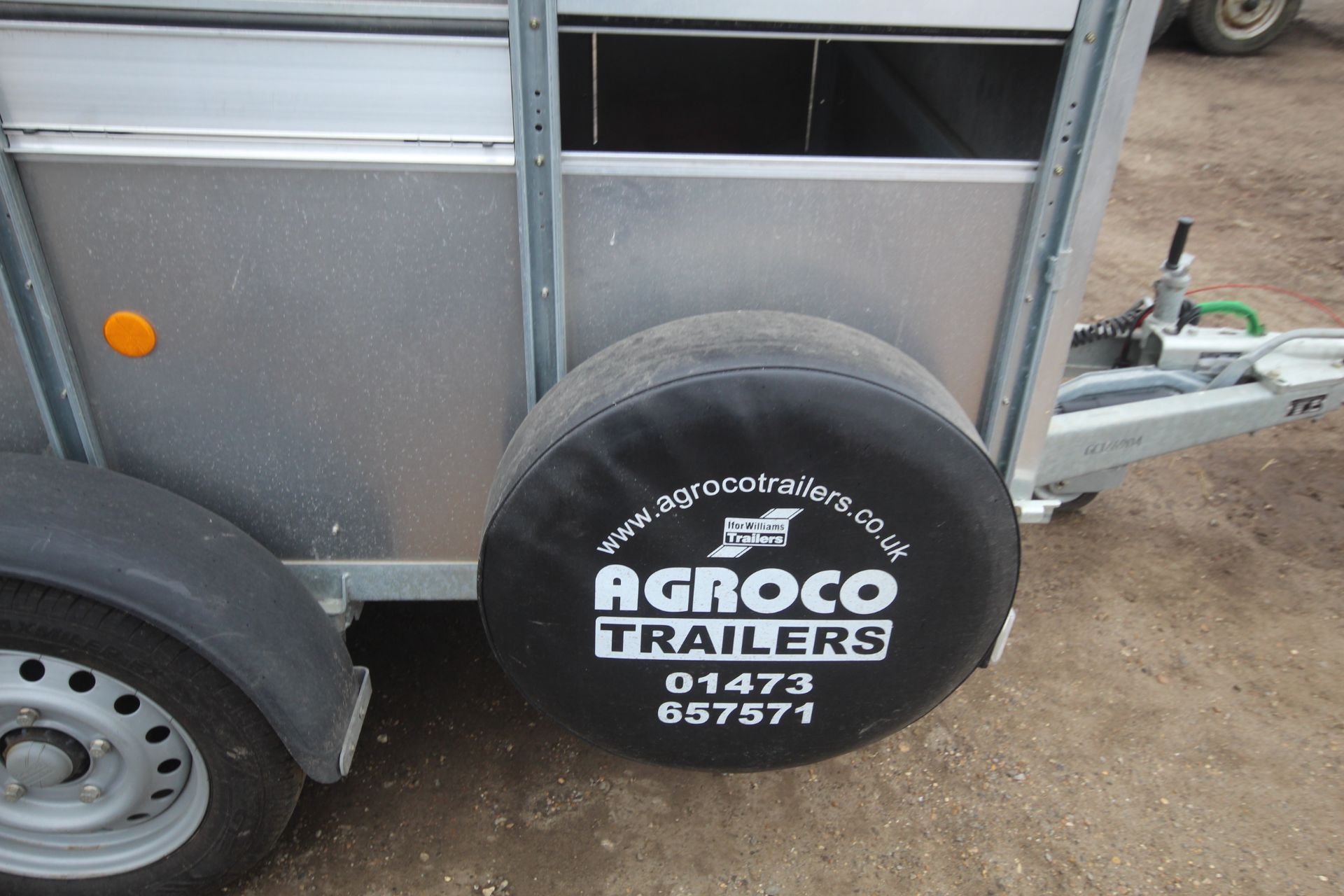 Ifor Williams TA5G 10ft x 6ft twin axle livestock trailer. With dividing gate. Mainly used for hay - Image 50 of 52