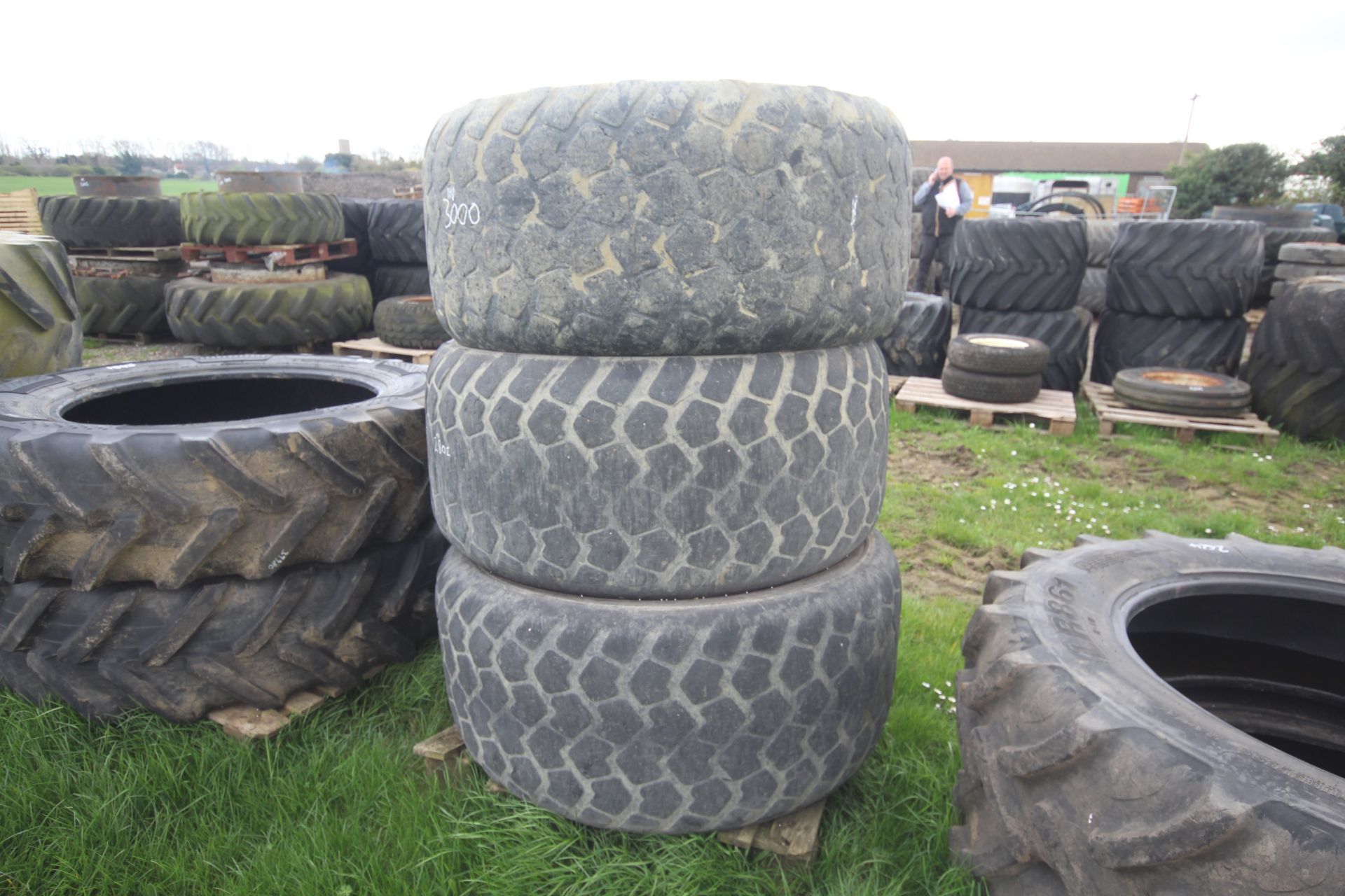3x Michelin Cargo X-Bib 560/60R22.5 tyres. V - Image 2 of 4
